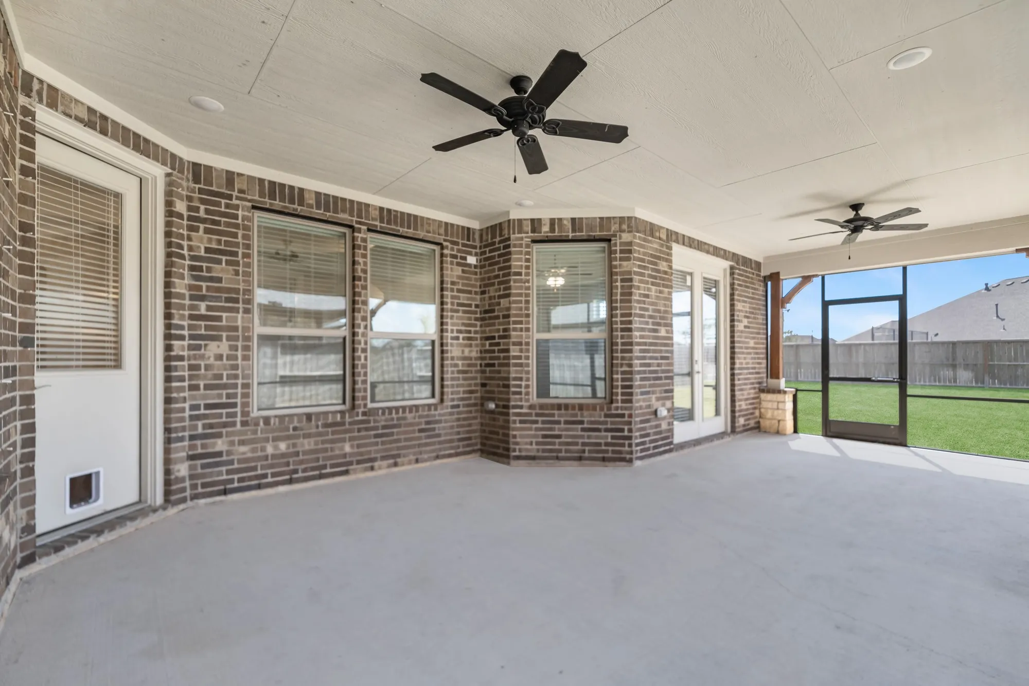Property Slideshow image 33 of 48 | 5722 bobwhite trl, Manvel, TX, 77578