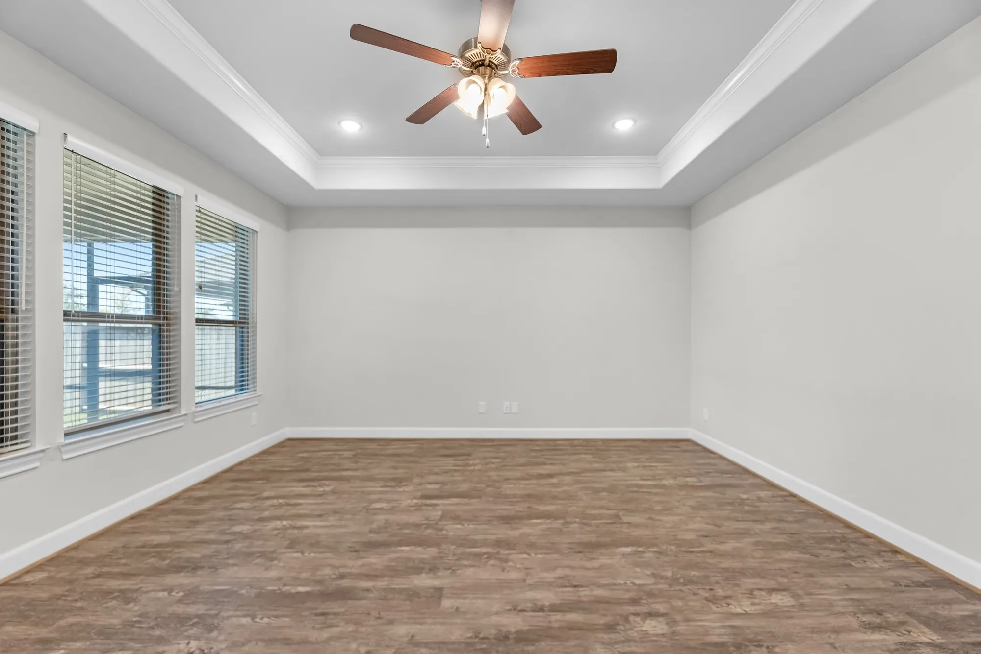 Property Slideshow image 9 of 48 | 5722 bobwhite trl, Manvel, TX, 77578