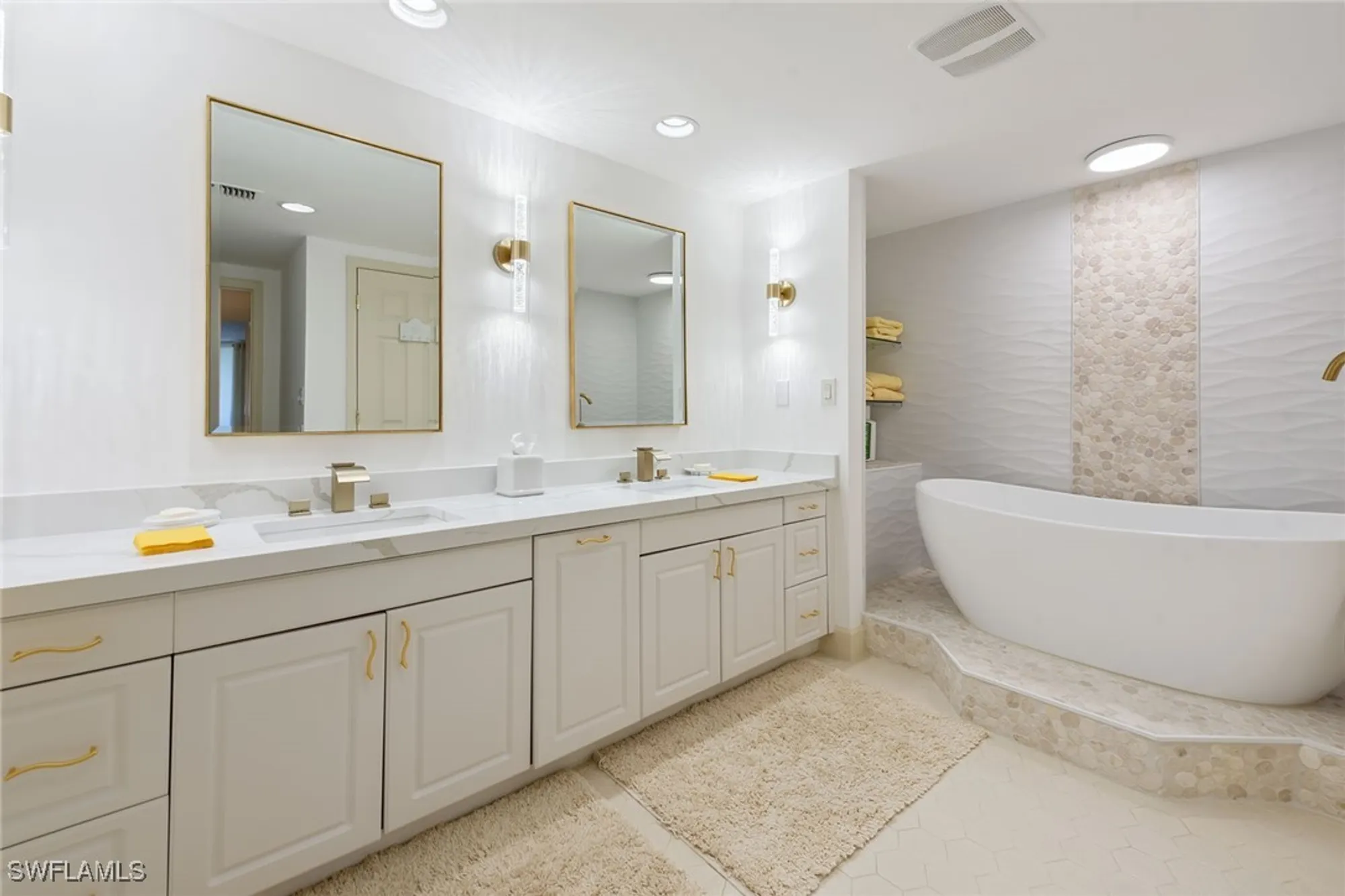 Property Slideshow image 13 of 44 | 6001 pelican bay blvd 204, Naples, FL, 34108
