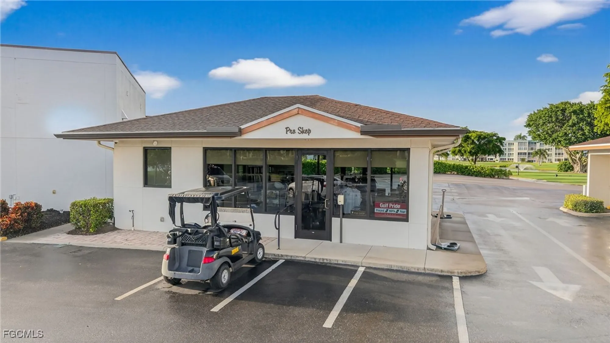 Property Slideshow image 16 of 18 | 7410 lake breeze dr 307, Fort Myers, FL, 33907