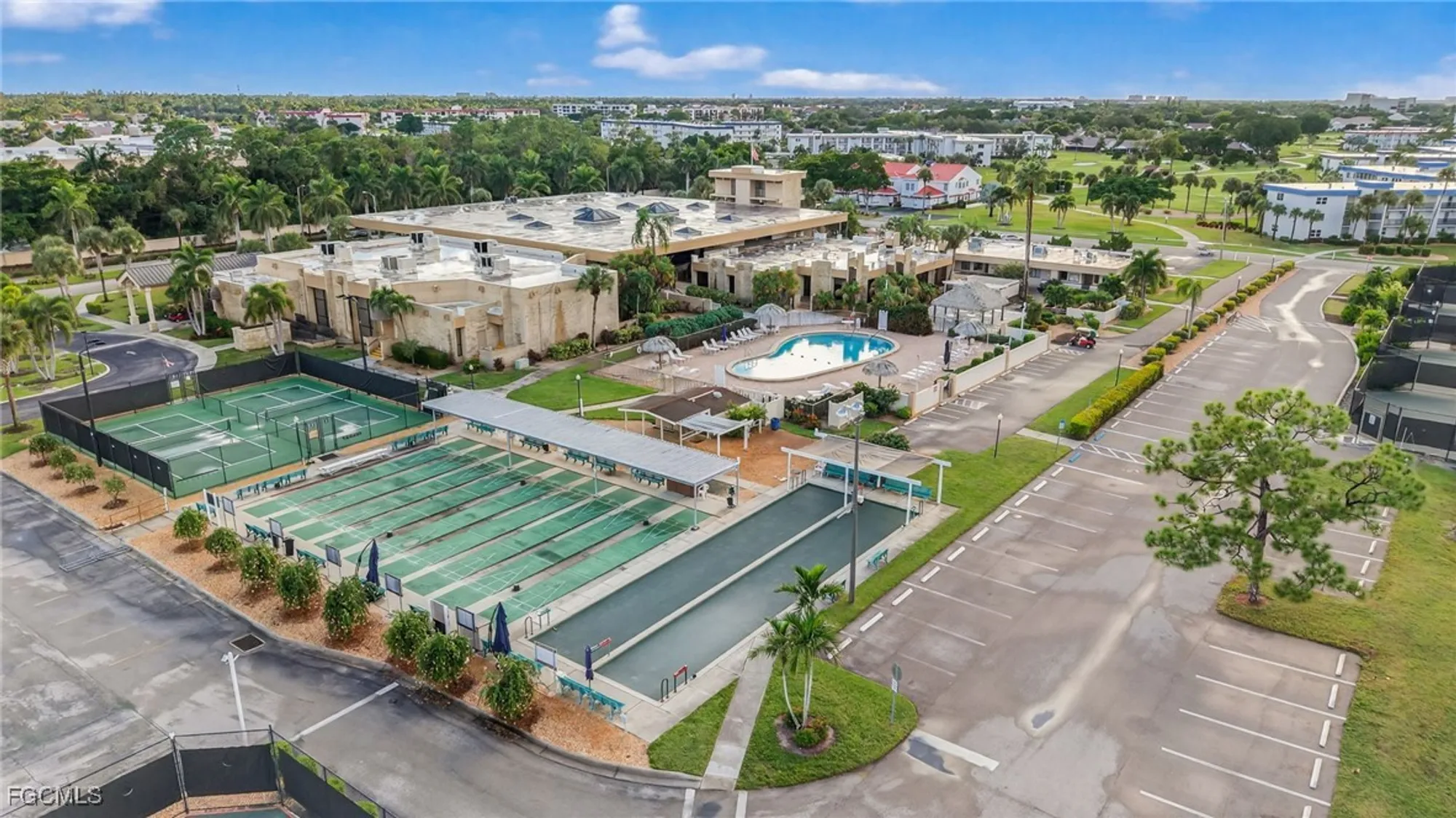 Property Slideshow image 6 of 18 | 7410 lake breeze dr 307, Fort Myers, FL, 33907