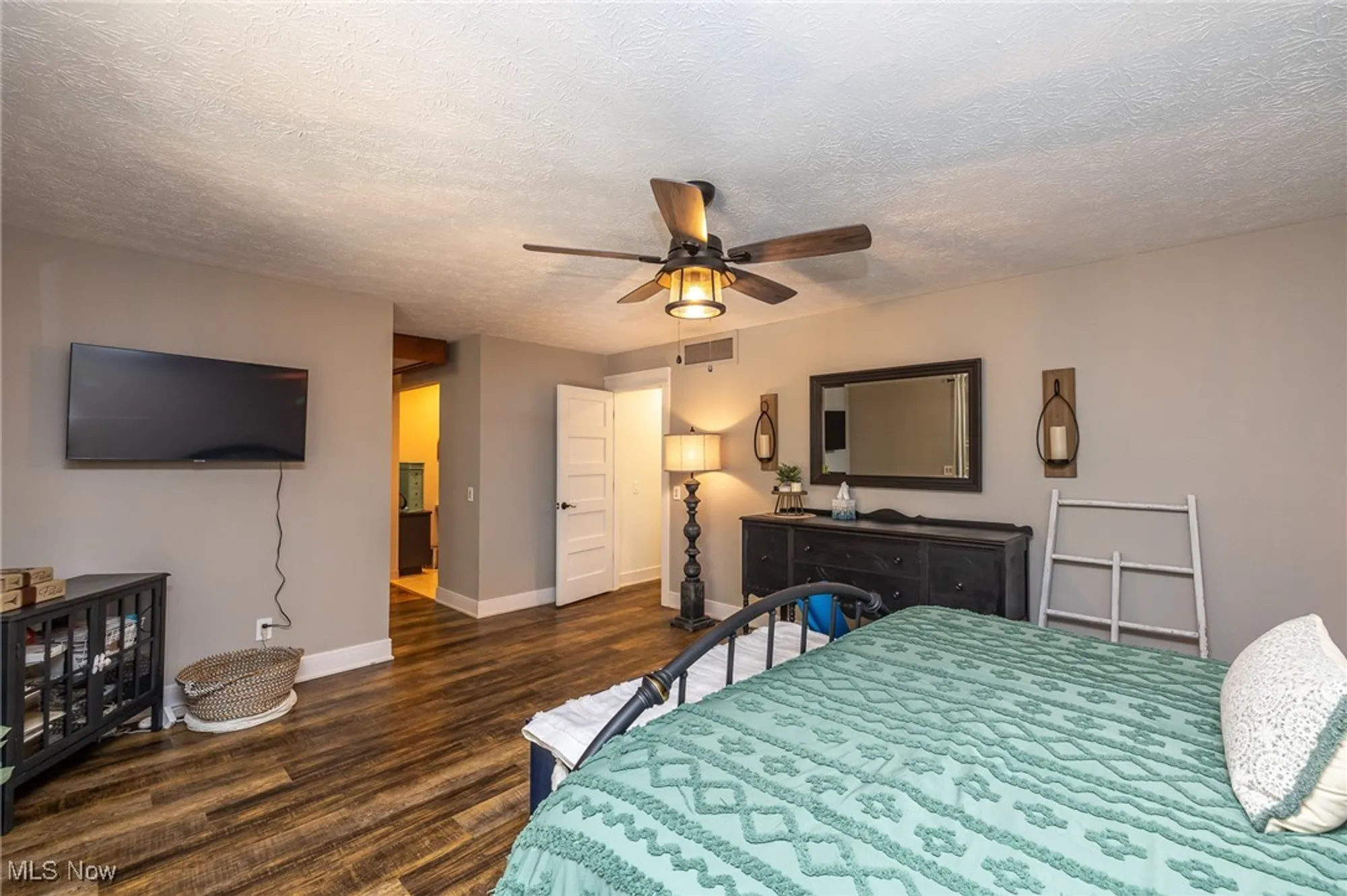 Property Slideshow image 14 of 34 | 10824 watercress rd, Strongsville, OH, 44149