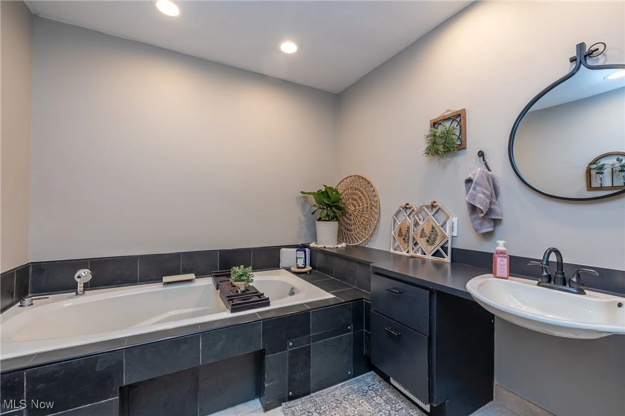 Property Slideshow image 15 of 34 | 10824 watercress rd, Strongsville, OH, 44149