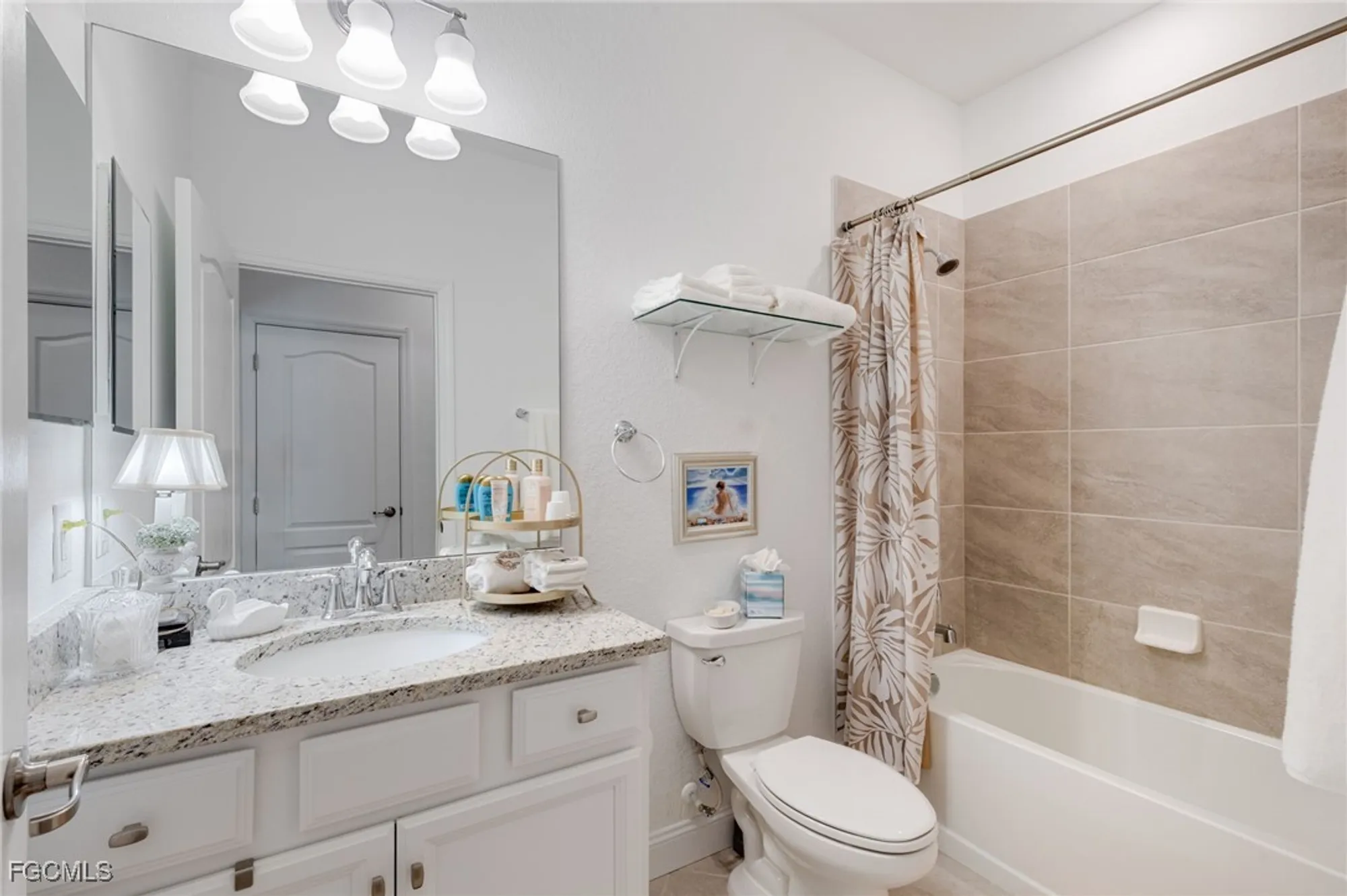 Property Slideshow image 15 of 30 | 11395 shady blossom dr, Fort Myers, FL, 33913