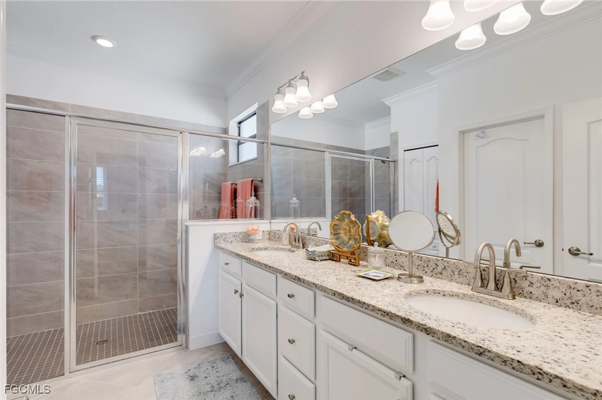 Property Slideshow image 11 of 30 | 11395 shady blossom dr, Fort Myers, FL, 33913