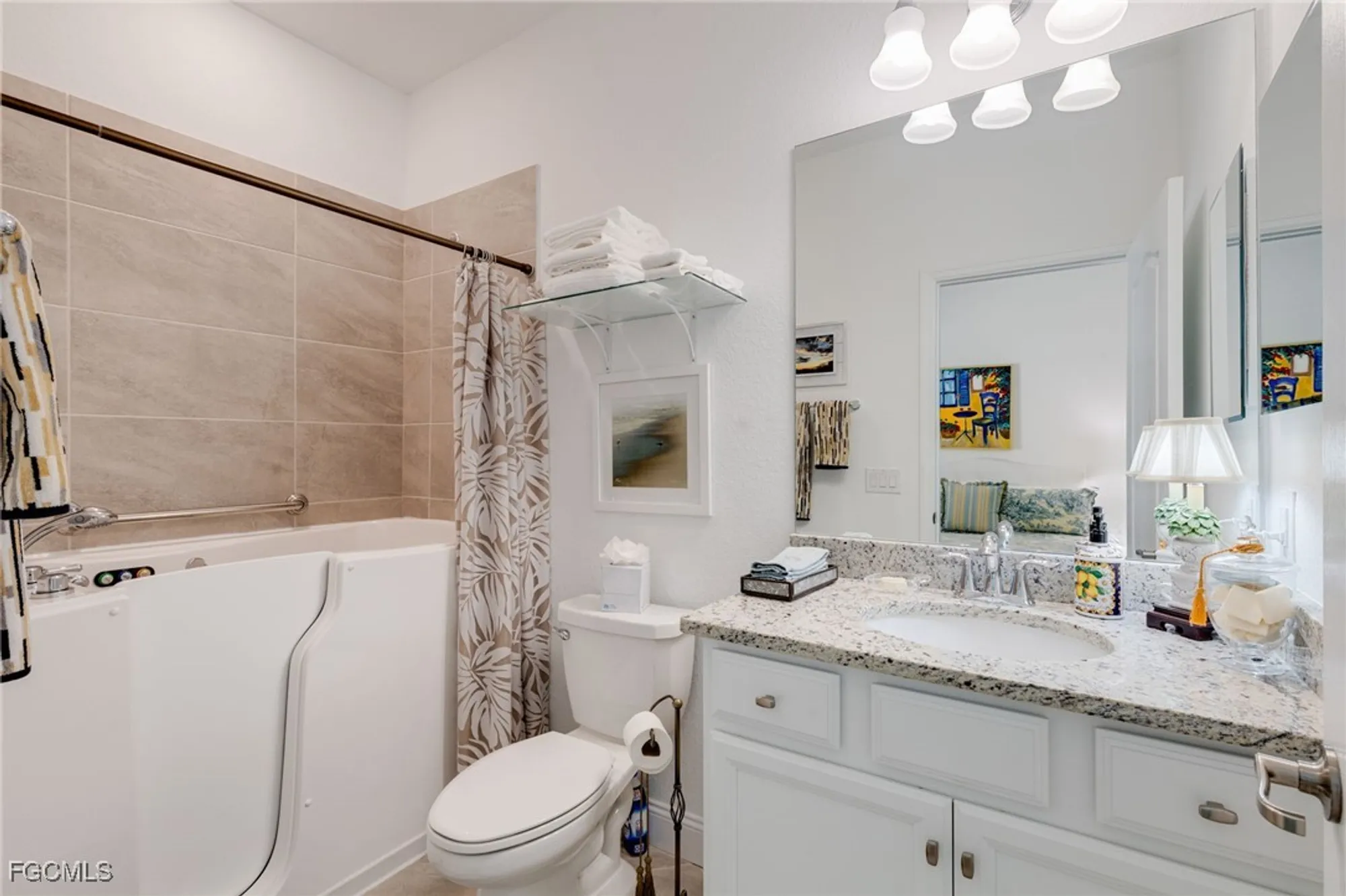 Property Slideshow image 13 of 30 | 11395 shady blossom dr, Fort Myers, FL, 33913