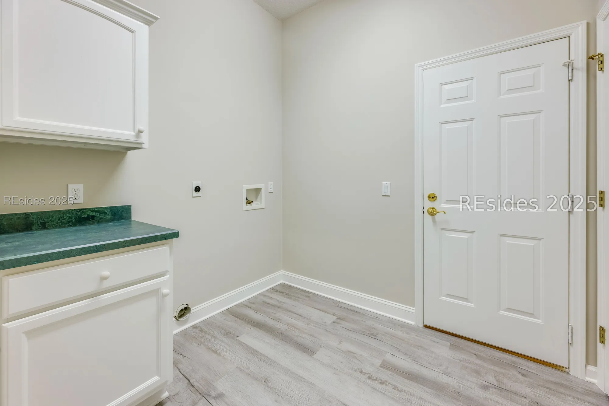 Property Slideshow image 15 of 27 | 567 colonial dr, Hilton Head Island, SC, 29926