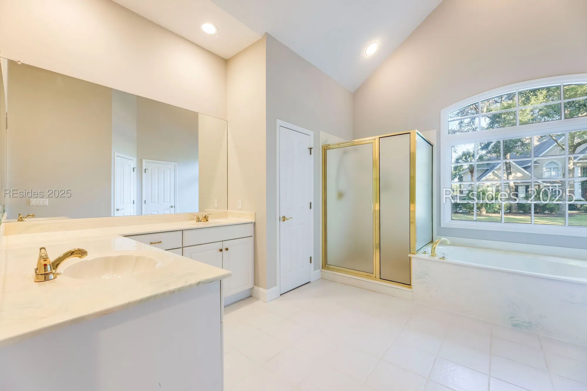 Property Slideshow image 20 of 27 | 567 colonial dr, Hilton Head Island, SC, 29926