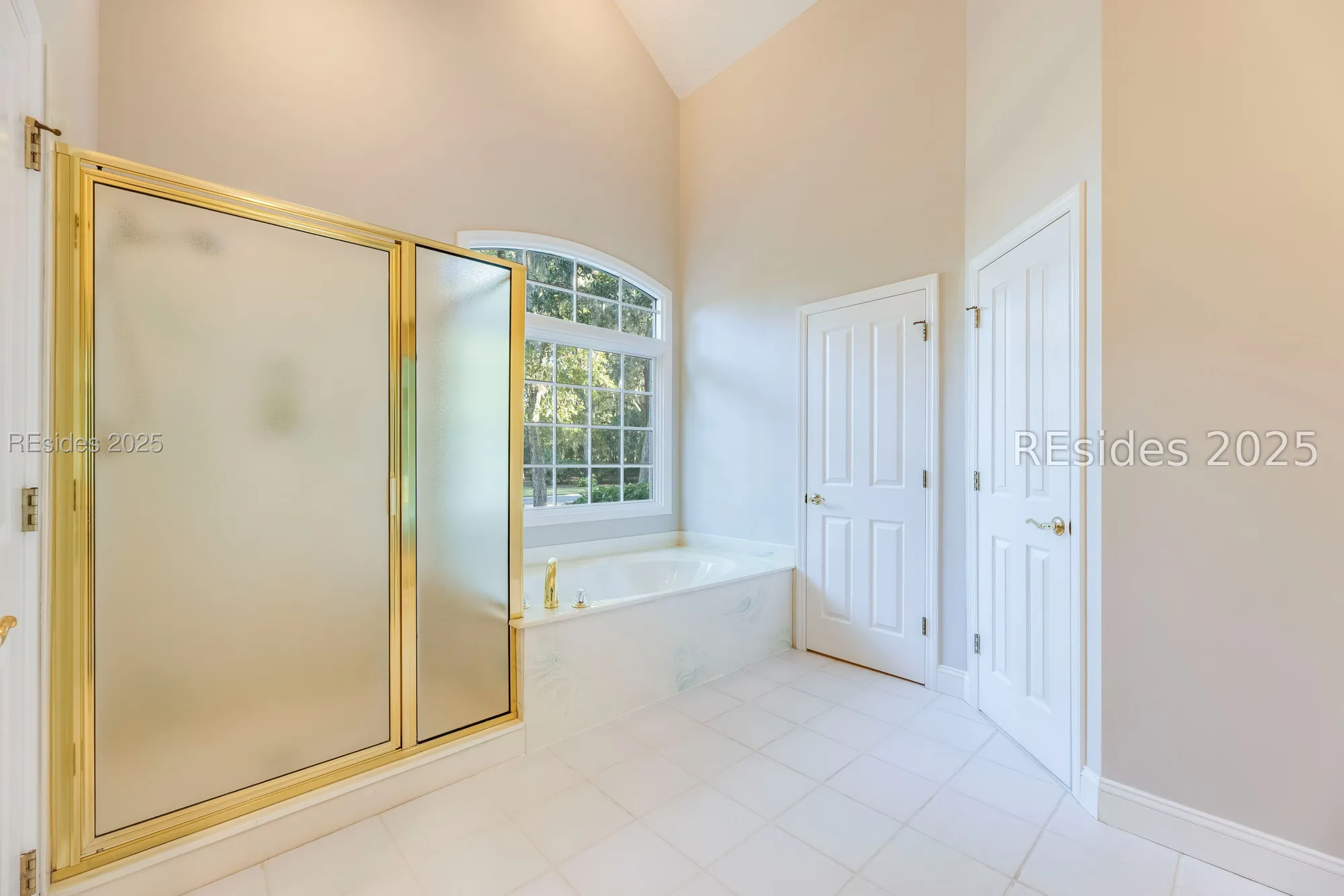 Property Slideshow image 21 of 27 | 567 colonial dr, Hilton Head Island, SC, 29926
