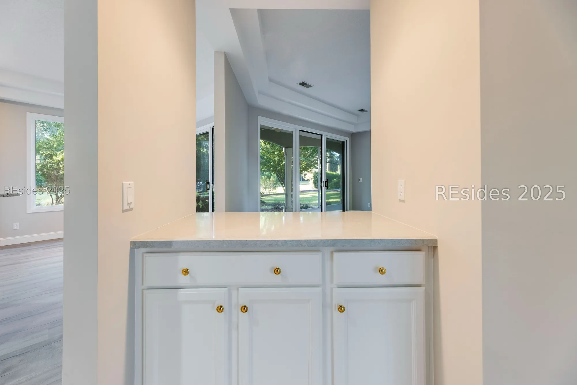 Property Slideshow image 8 of 27 | 567 colonial dr, Hilton Head Island, SC, 29926