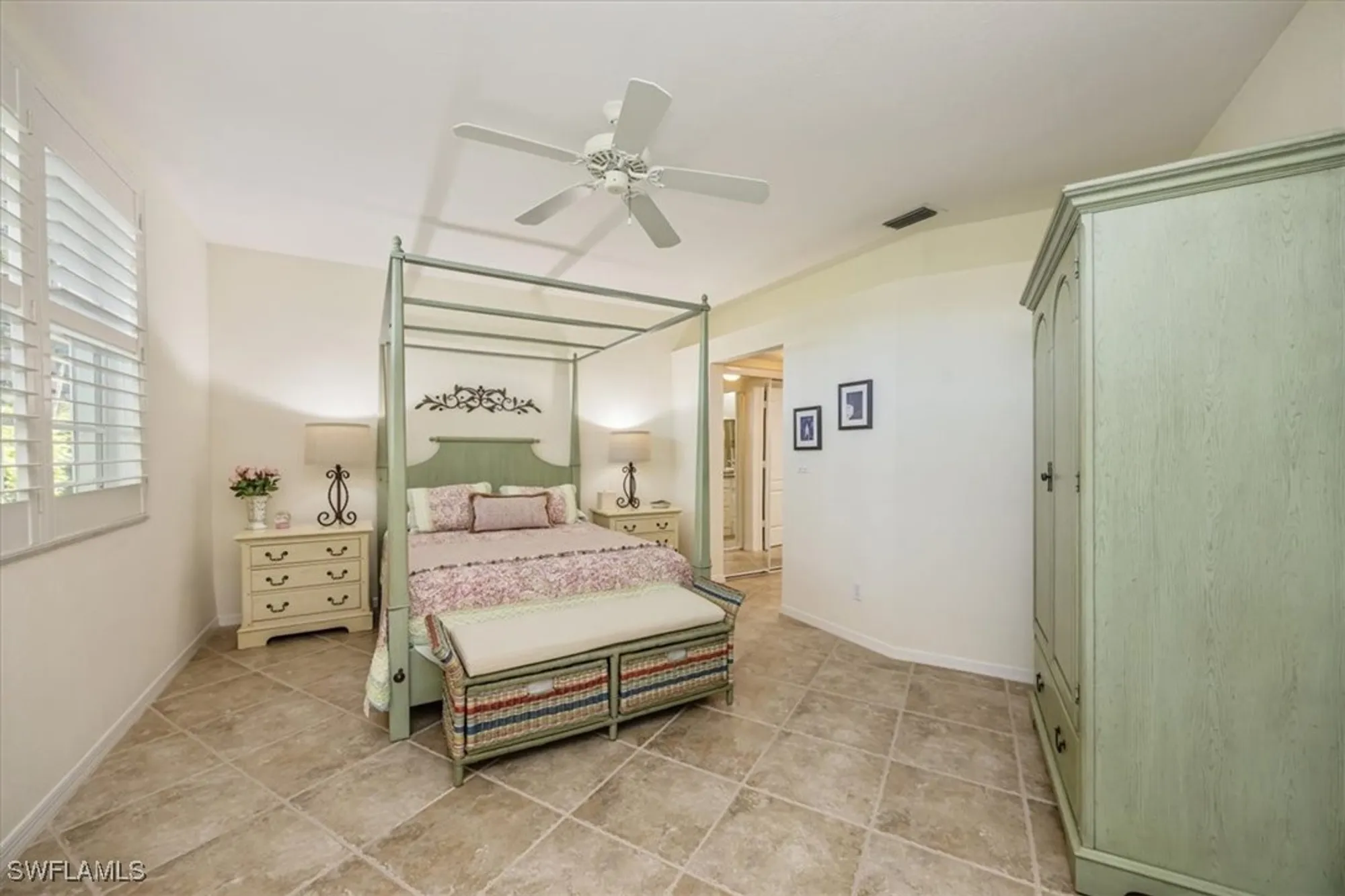 Property Slideshow image 13 of 30 | 8380 excalibur cir h2, Naples, FL, 34108