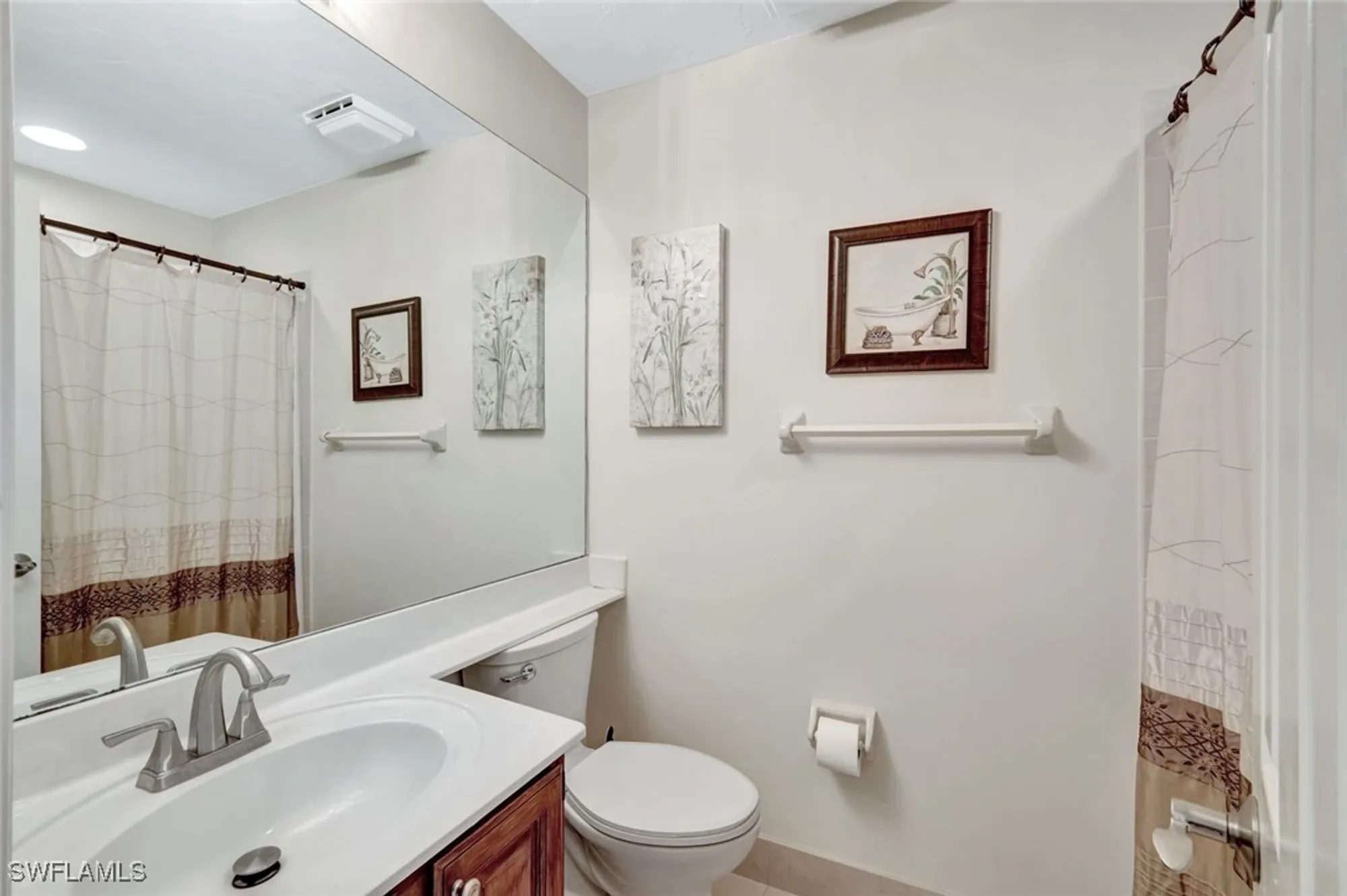 Property Slideshow image 25 of 46 | 27105 oakwood lake dr, Bonita Springs, FL, 34134