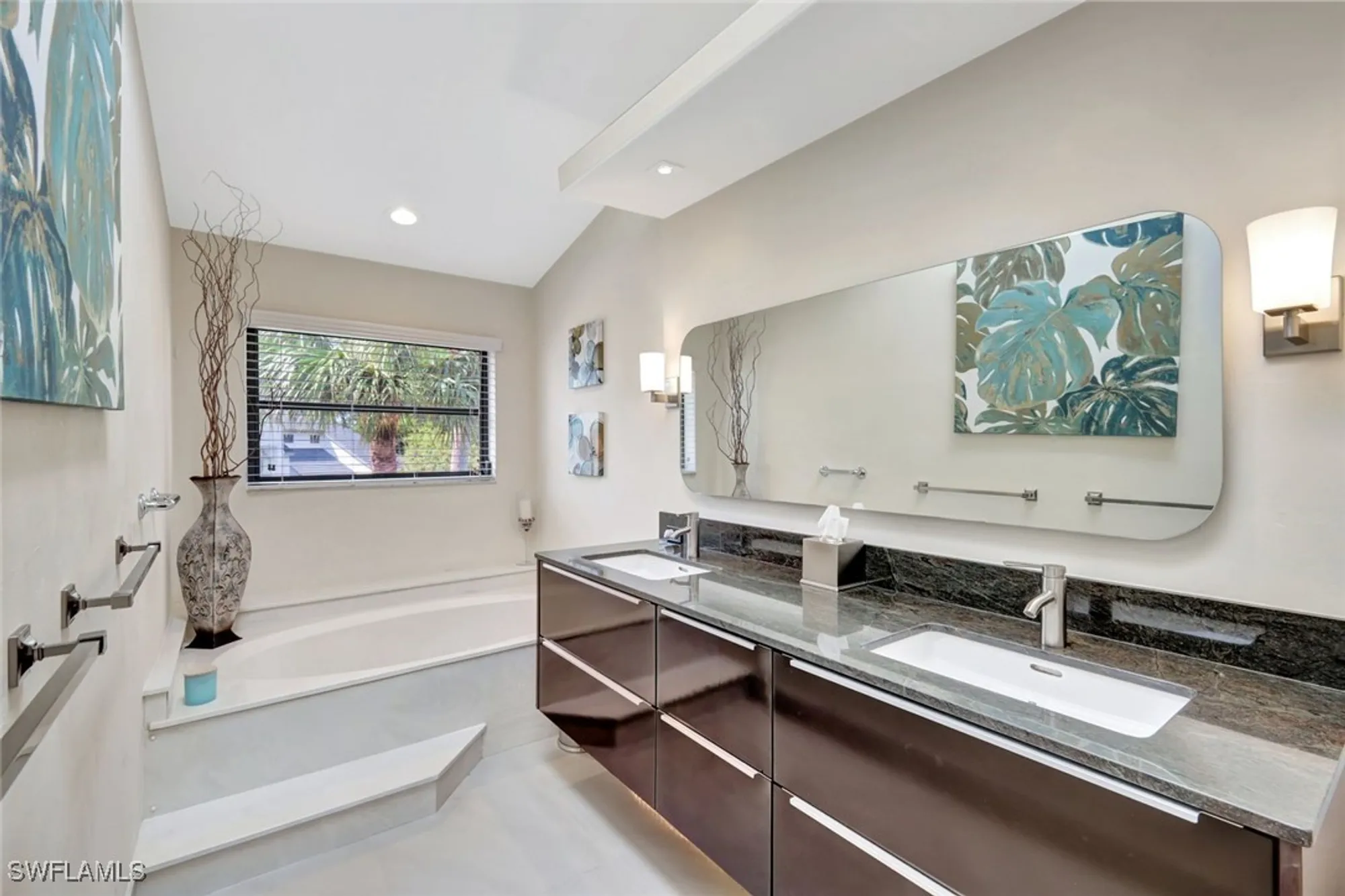 Property Slideshow image 20 of 46 | 27105 oakwood lake dr, Bonita Springs, FL, 34134