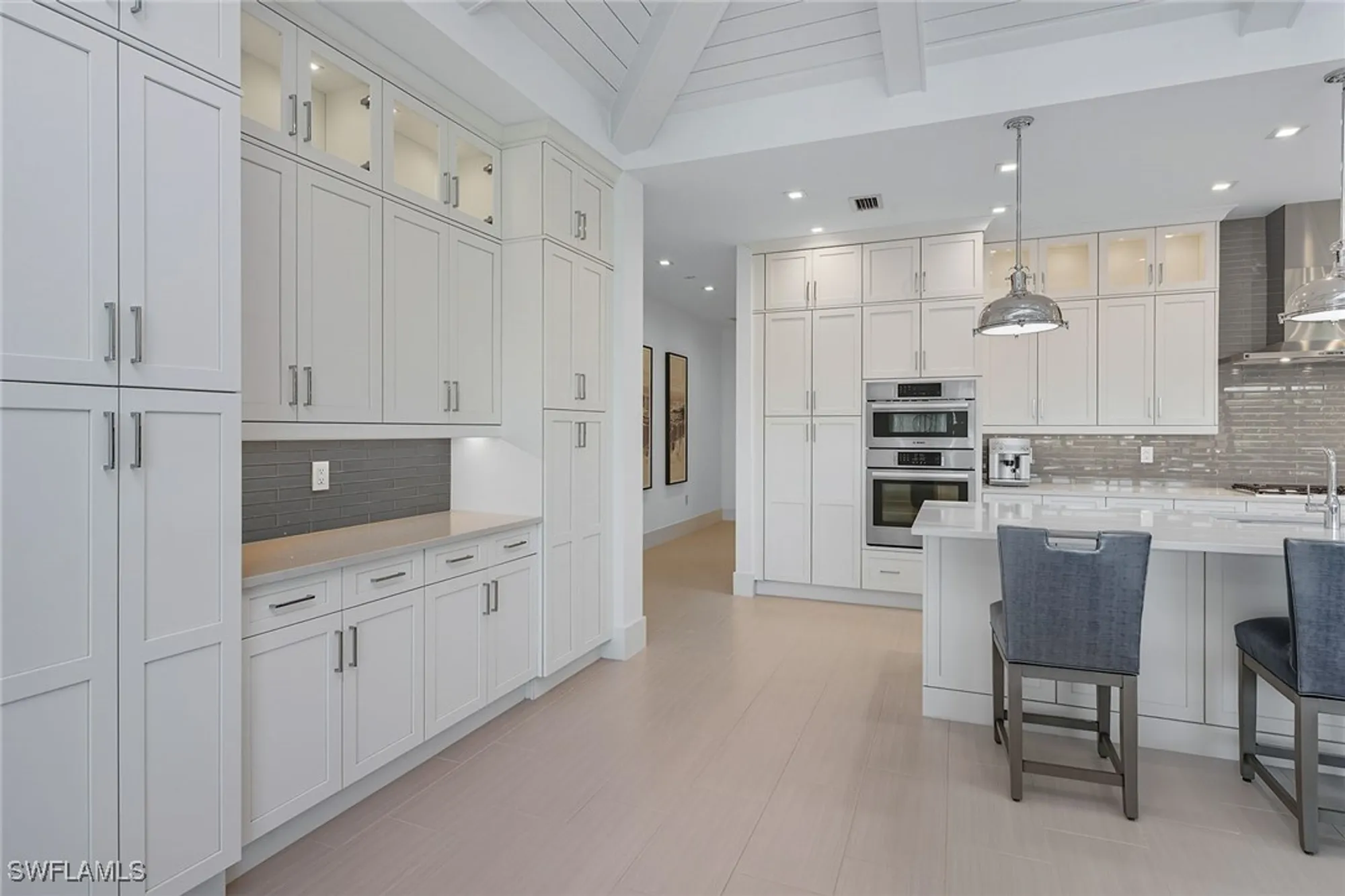 Property Slideshow image 11 of 50 | 3290 dorado ln unit 201, Naples, FL, 34114