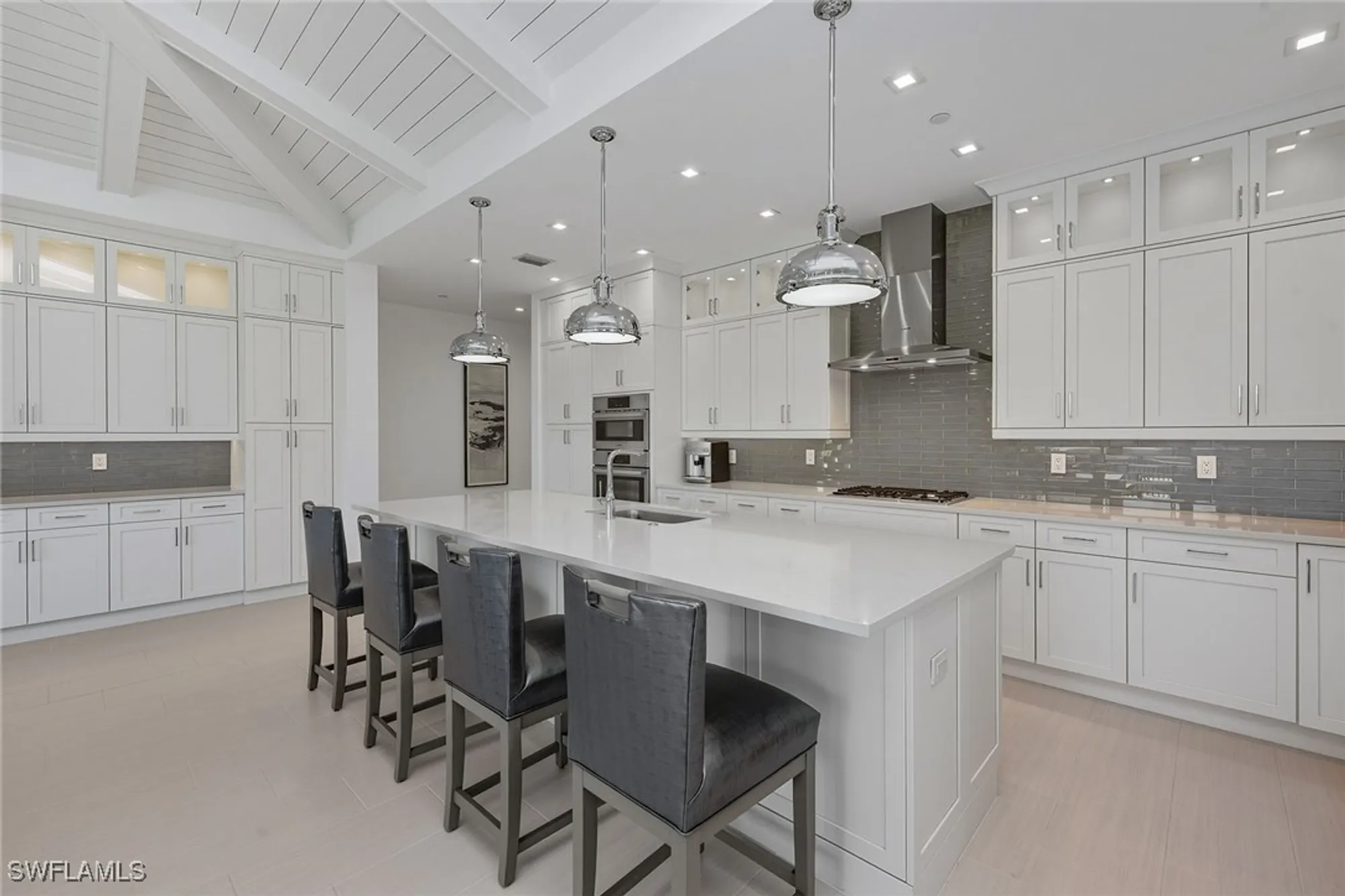 Property Slideshow image 12 of 50 | 3290 dorado ln unit 201, Naples, FL, 34114