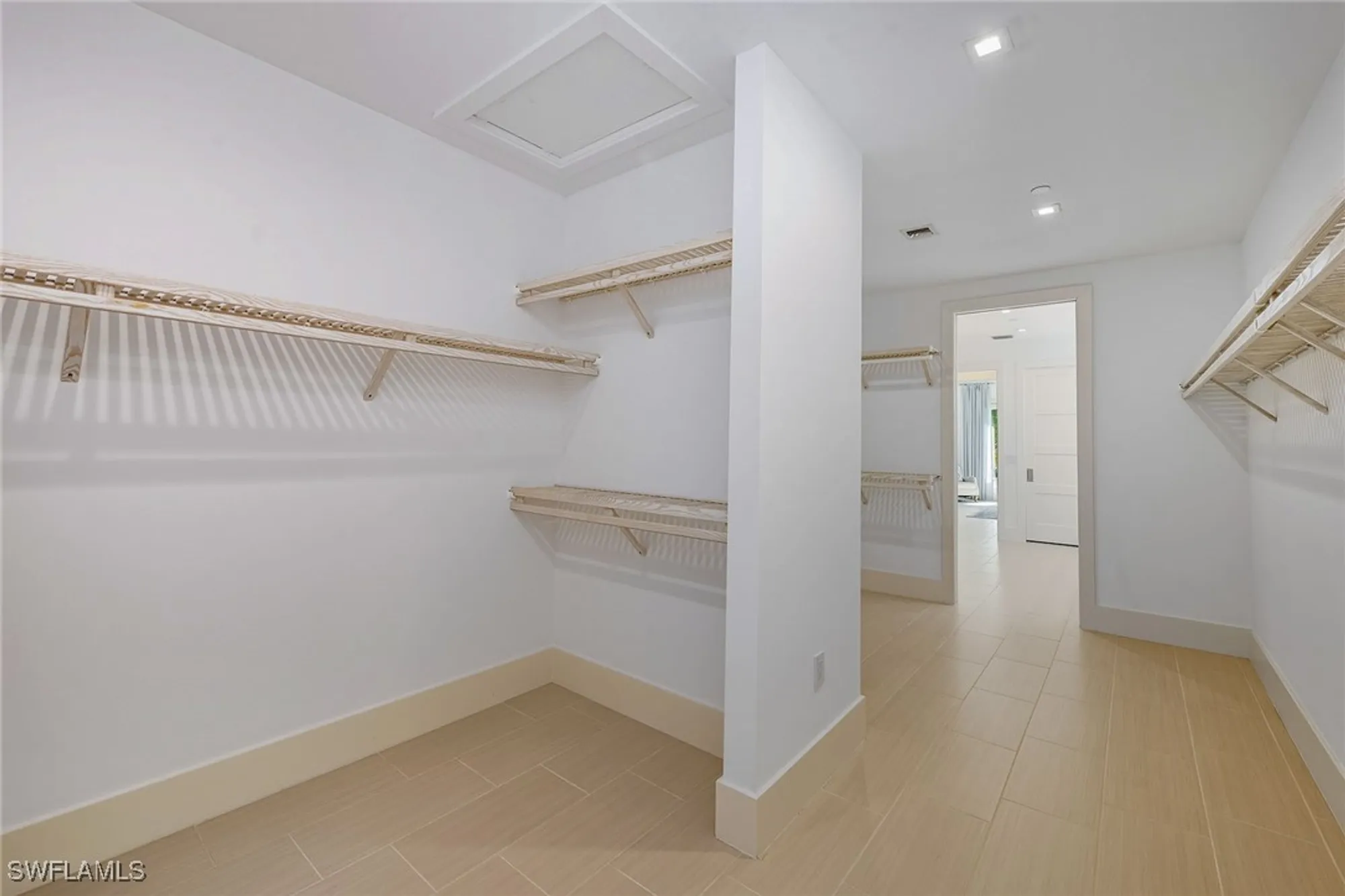 Property Slideshow image 22 of 50 | 3290 dorado ln unit 201, Naples, FL, 34114