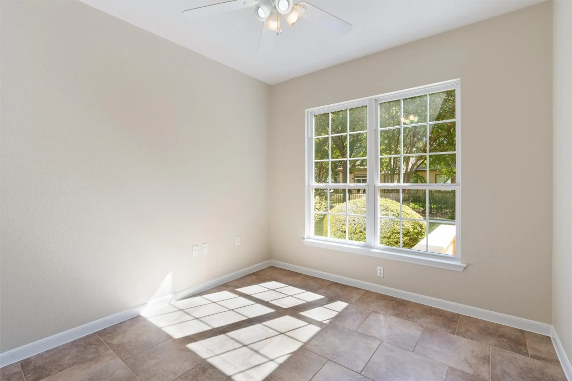 Property Slideshow image 16 of 30 | 102 breckenridge st, Georgetown, TX, 78633