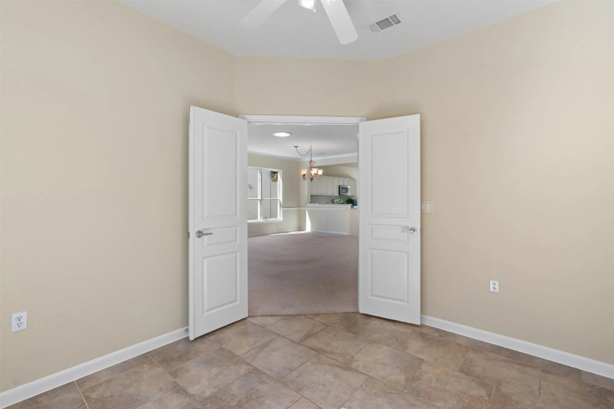 Property Slideshow image 17 of 30 | 102 breckenridge st, Georgetown, TX, 78633