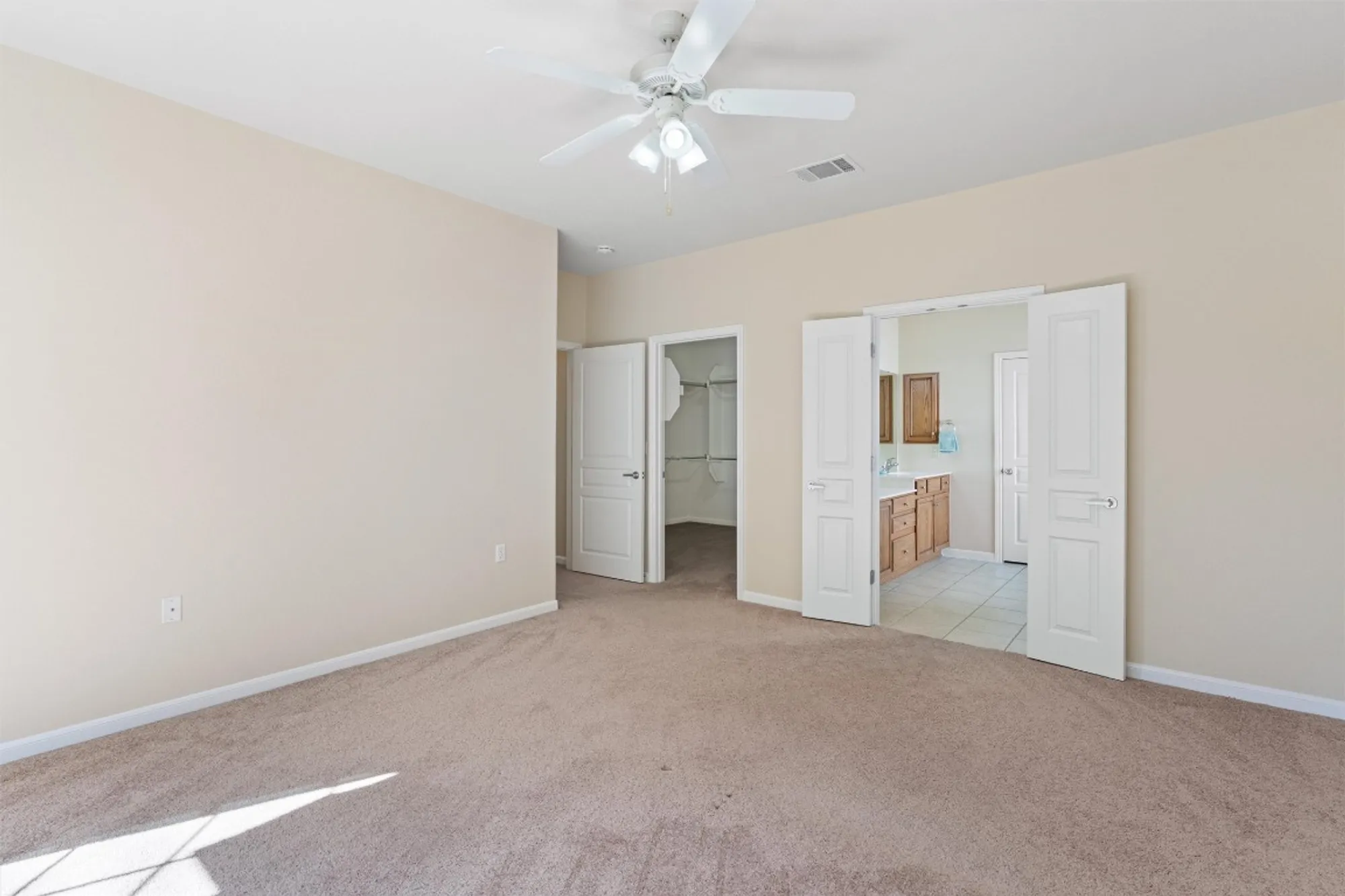 Property Slideshow image 19 of 30 | 102 breckenridge st, Georgetown, TX, 78633