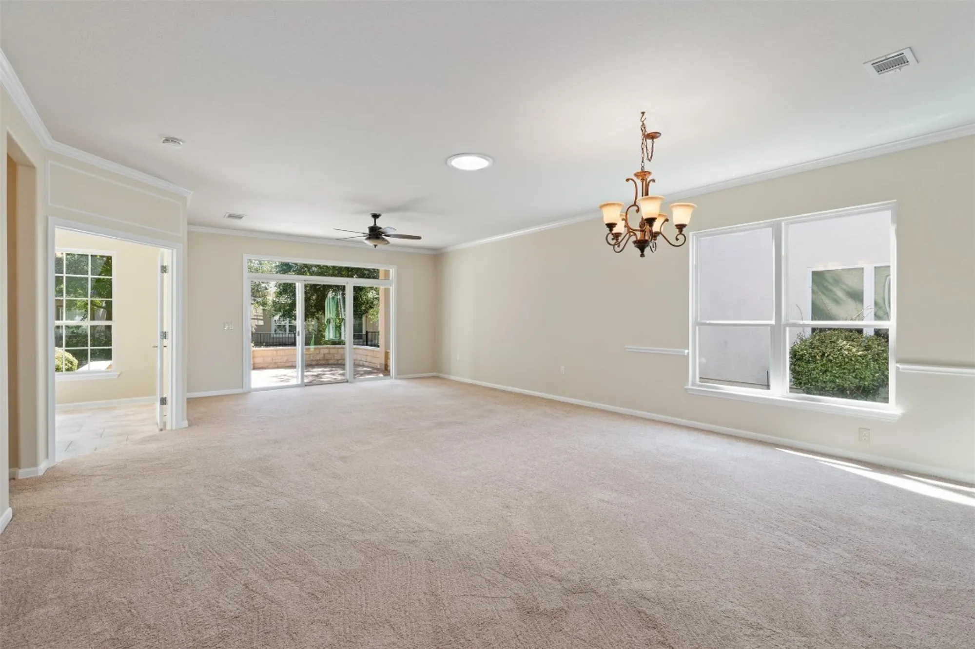 Property Slideshow image 5 of 30 | 102 breckenridge st, Georgetown, TX, 78633