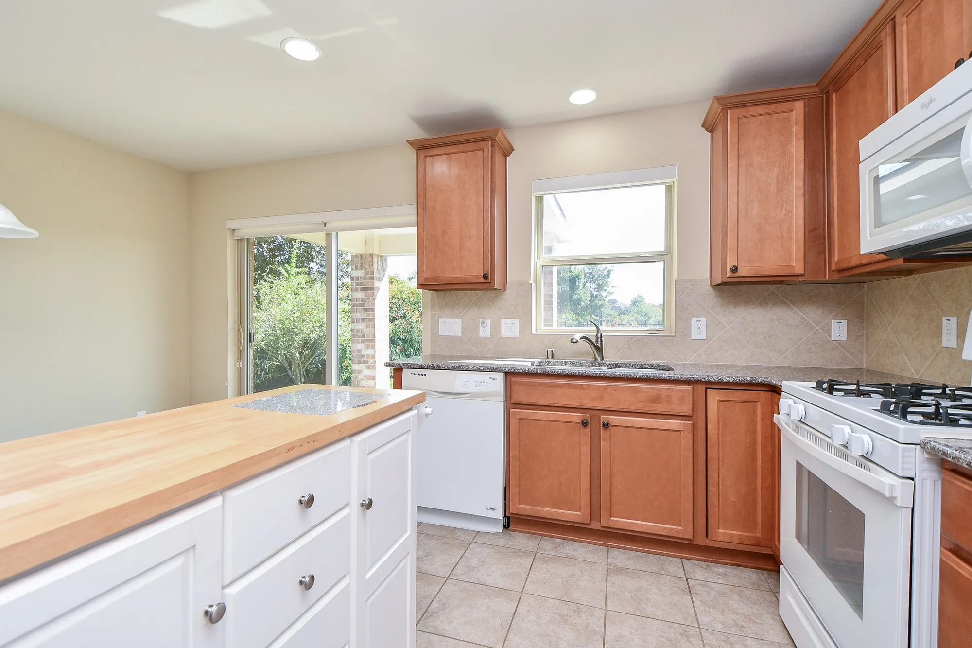 Property Slideshow image 10 of 40 | 3810 county seat ln, Richmond, TX, 77469