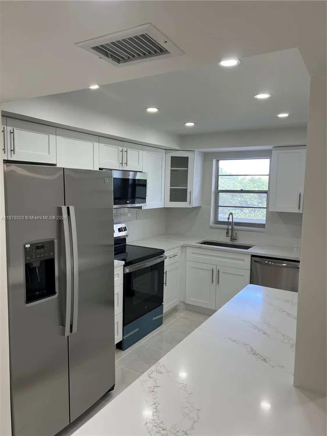 Property Slideshow image 24 of 85 | 5900 nw 44th st 405, Lauderhill, FL, 33319