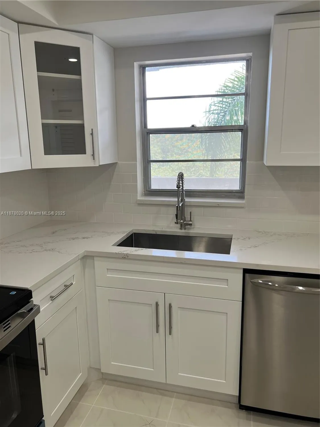 Property Slideshow image 20 of 85 | 5900 nw 44th st 405, Lauderhill, FL, 33319