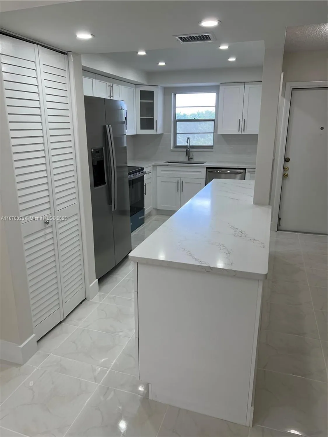 Property Slideshow image 37 of 85 | 5900 nw 44th st 405, Lauderhill, FL, 33319