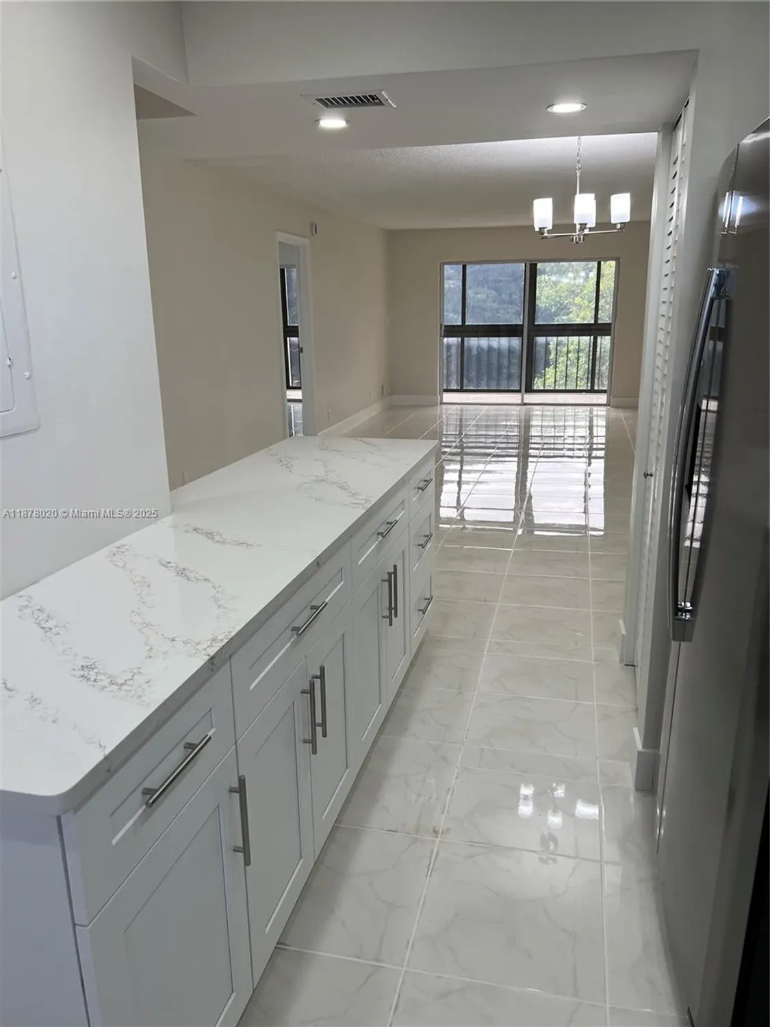 Property Slideshow image 6 of 85 | 5900 nw 44th st 405, Lauderhill, FL, 33319