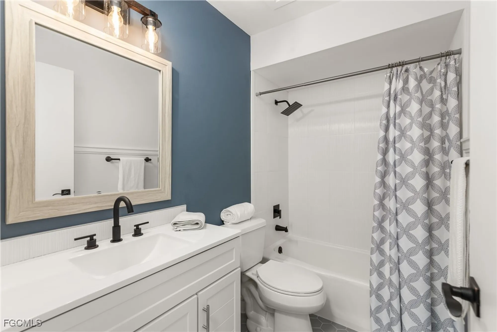 Property Slideshow image 15 of 19 | 7084 e brandywine cir, Fort Myers, FL, 33919