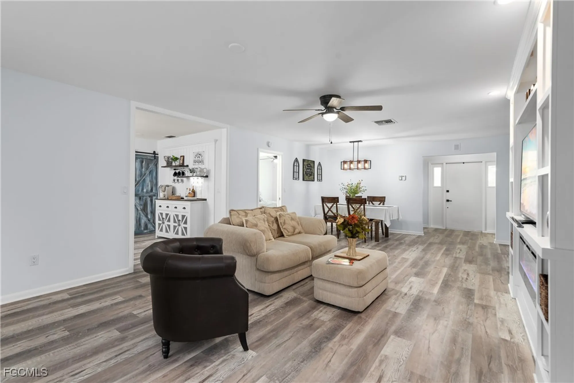 Property Slideshow image 6 of 19 | 7084 e brandywine cir, Fort Myers, FL, 33919