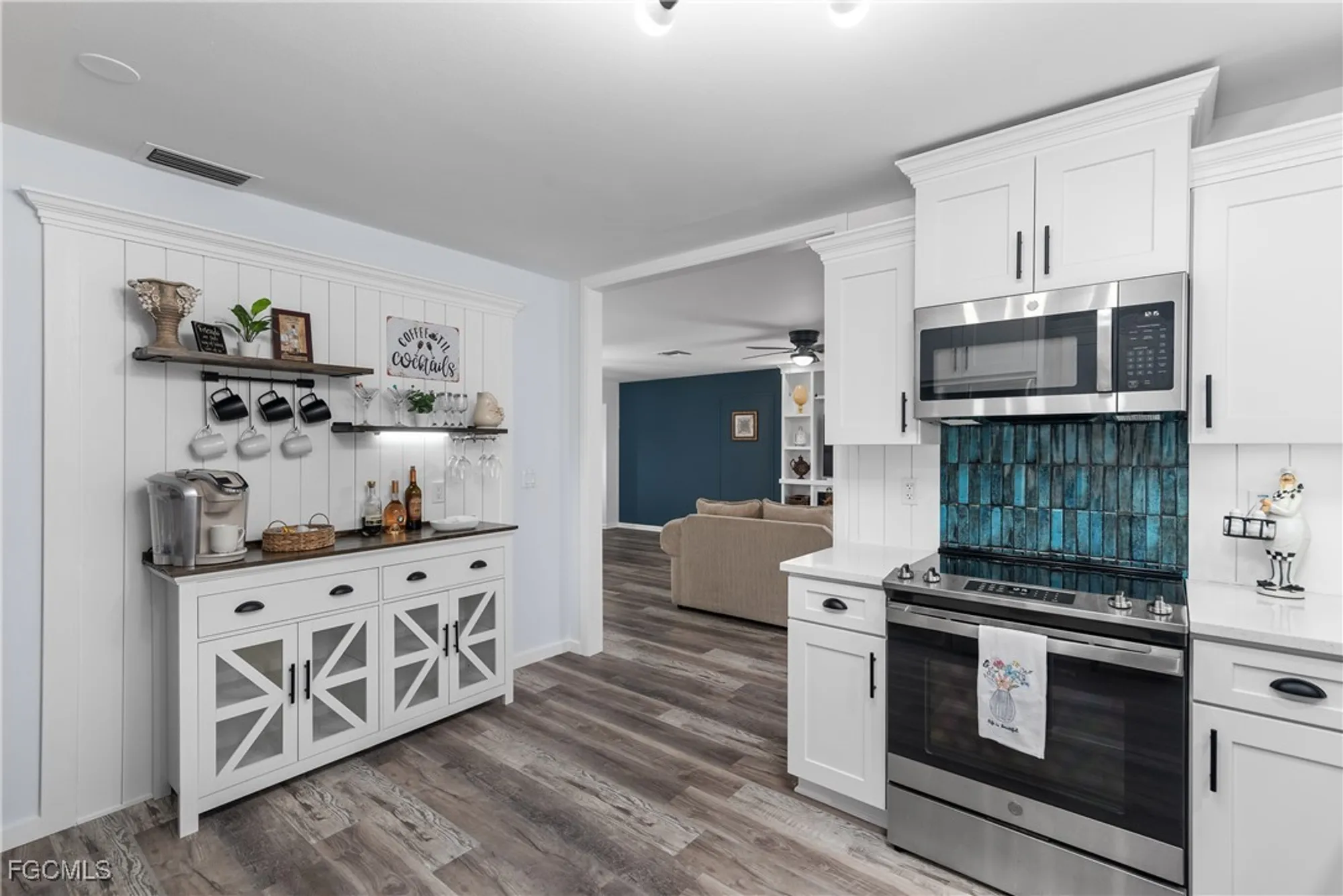 Property Slideshow image 9 of 19 | 7084 e brandywine cir, Fort Myers, FL, 33919