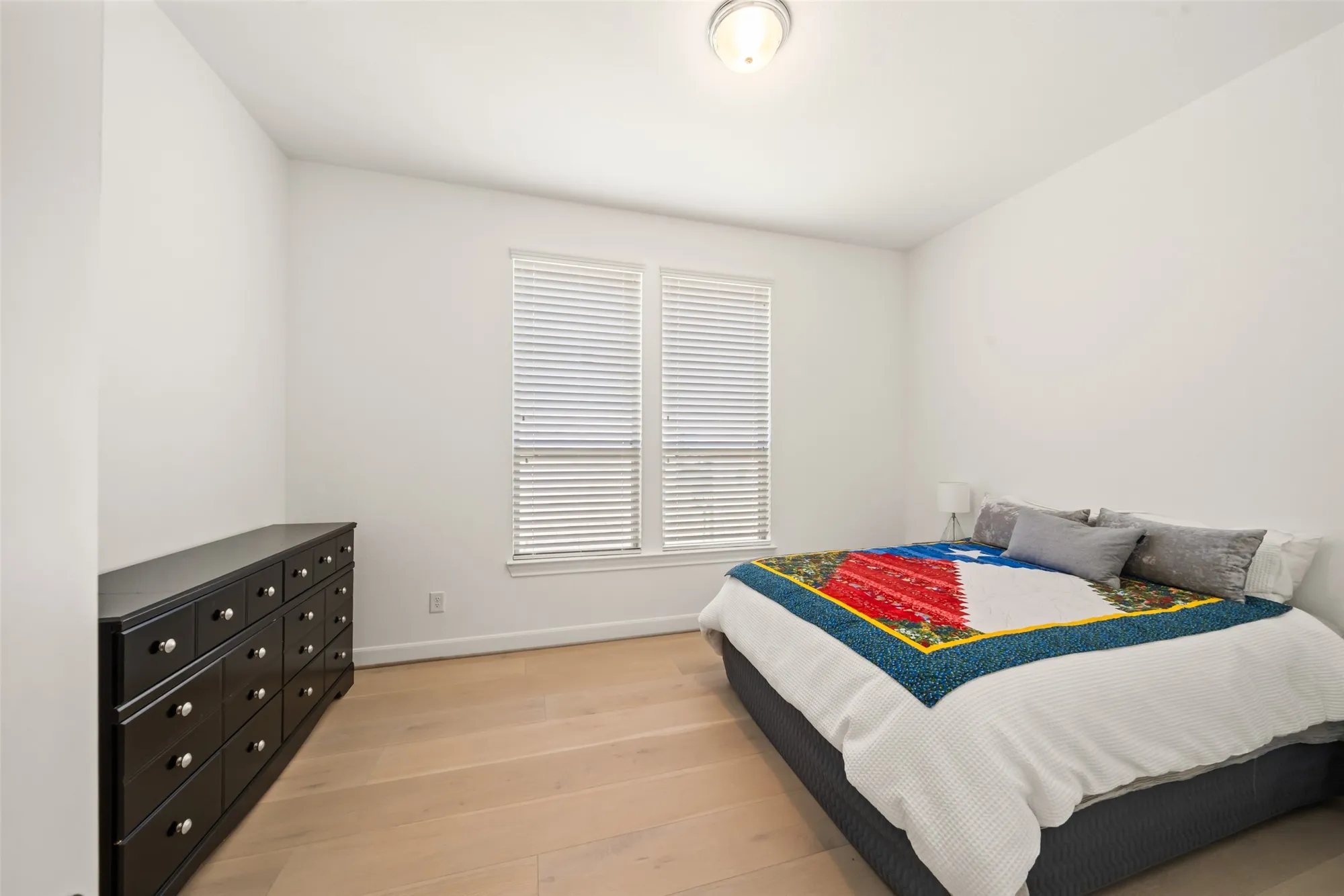 Property Slideshow image 17 of 36 | 413 new forest ln, Spring, TX, 77382