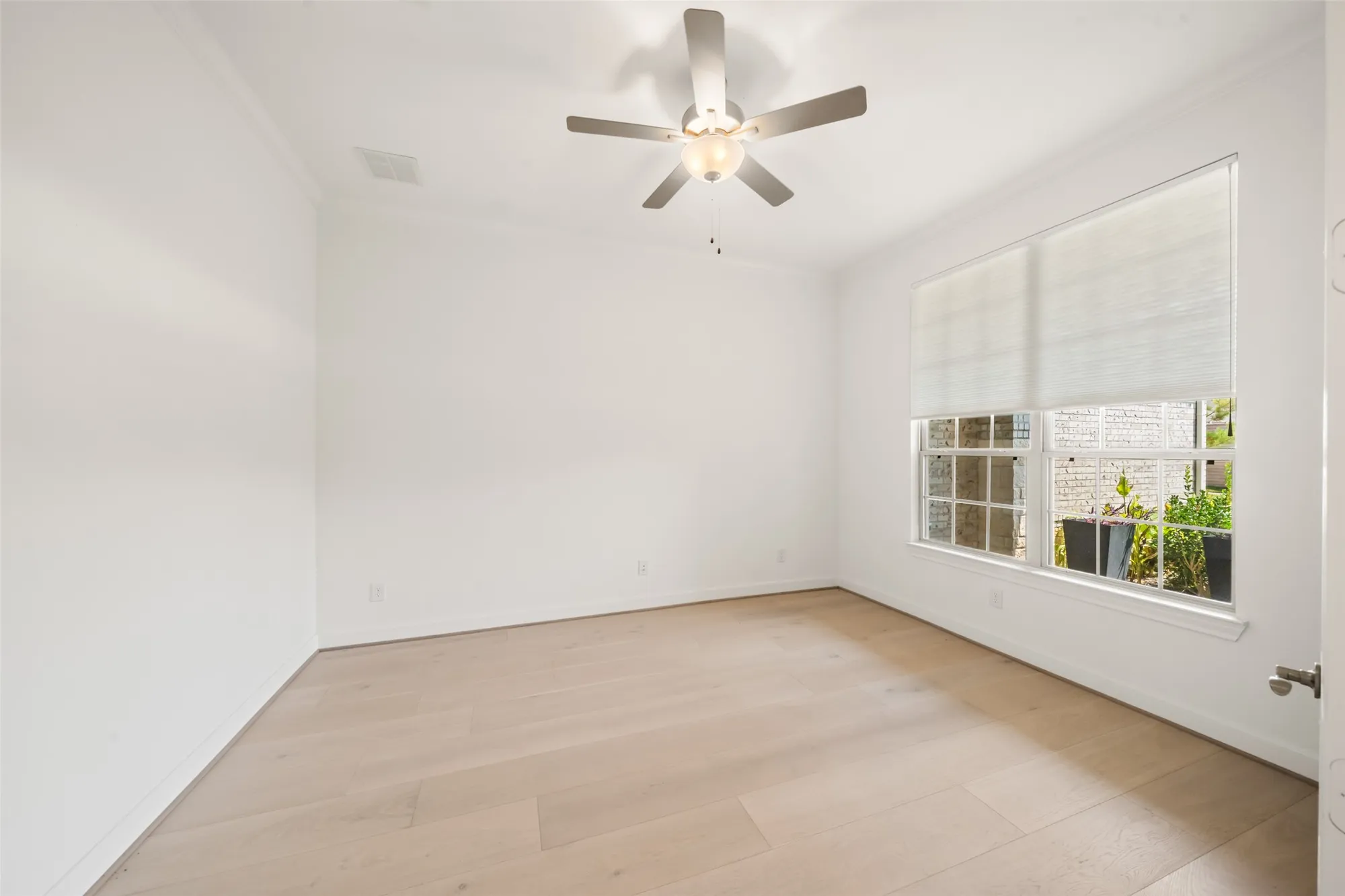 Property Slideshow image 19 of 36 | 413 new forest ln, Spring, TX, 77382