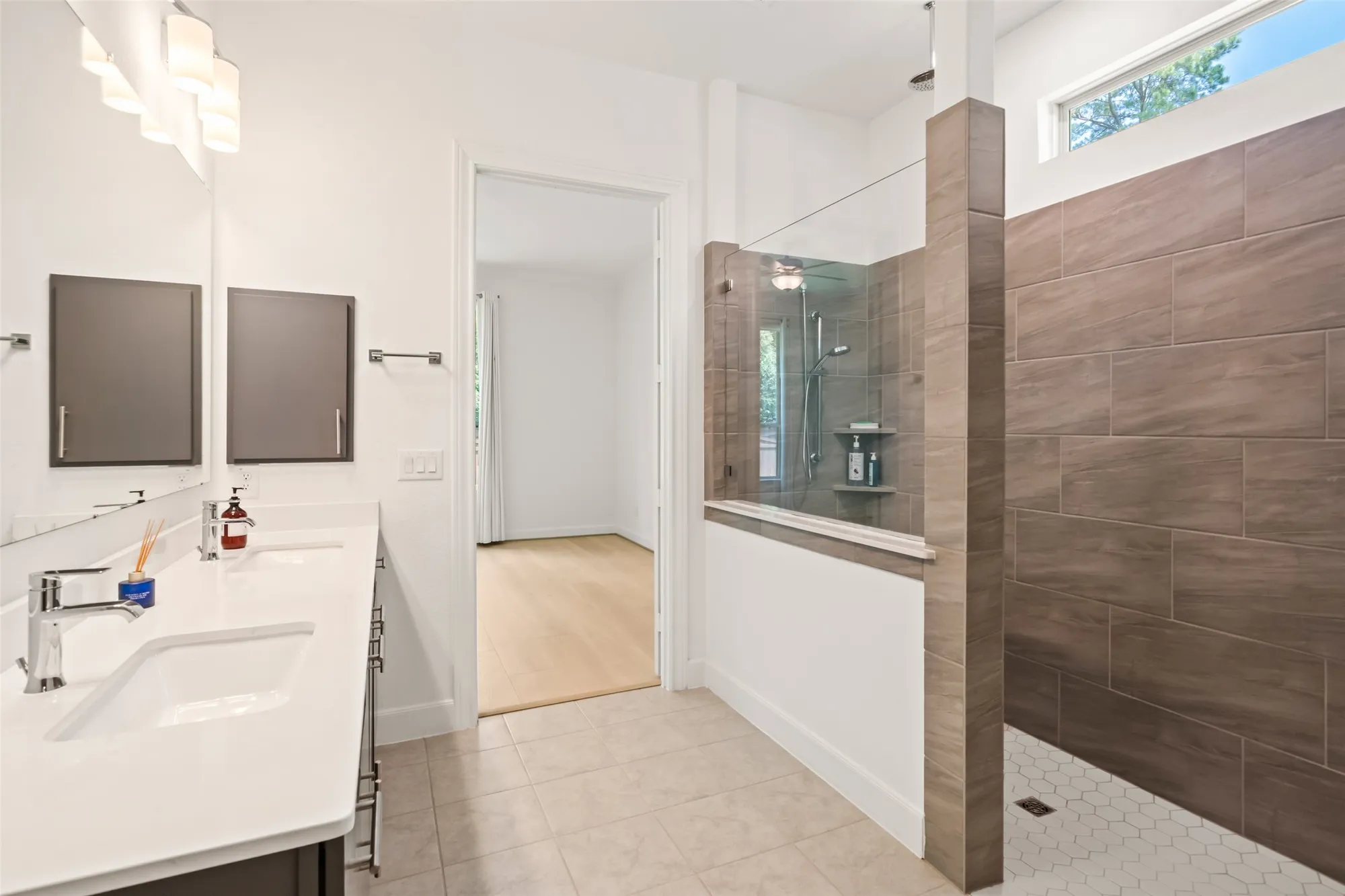 Property Slideshow image 26 of 36 | 413 new forest ln, Spring, TX, 77382