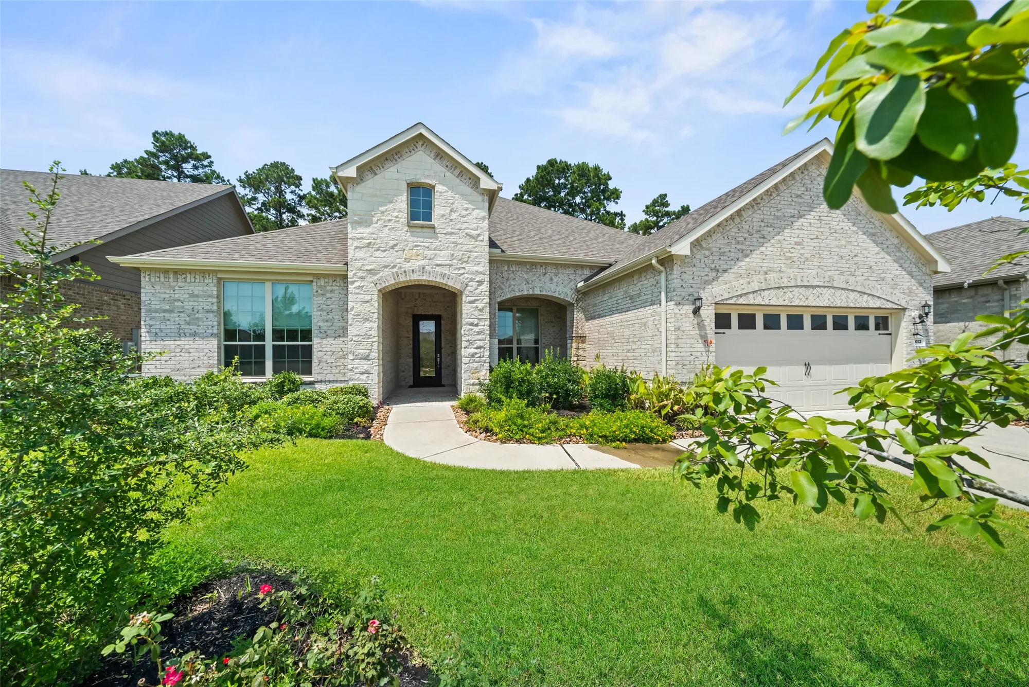 Property Slideshow image 2 of 36 | 413 new forest ln, Spring, TX, 77382