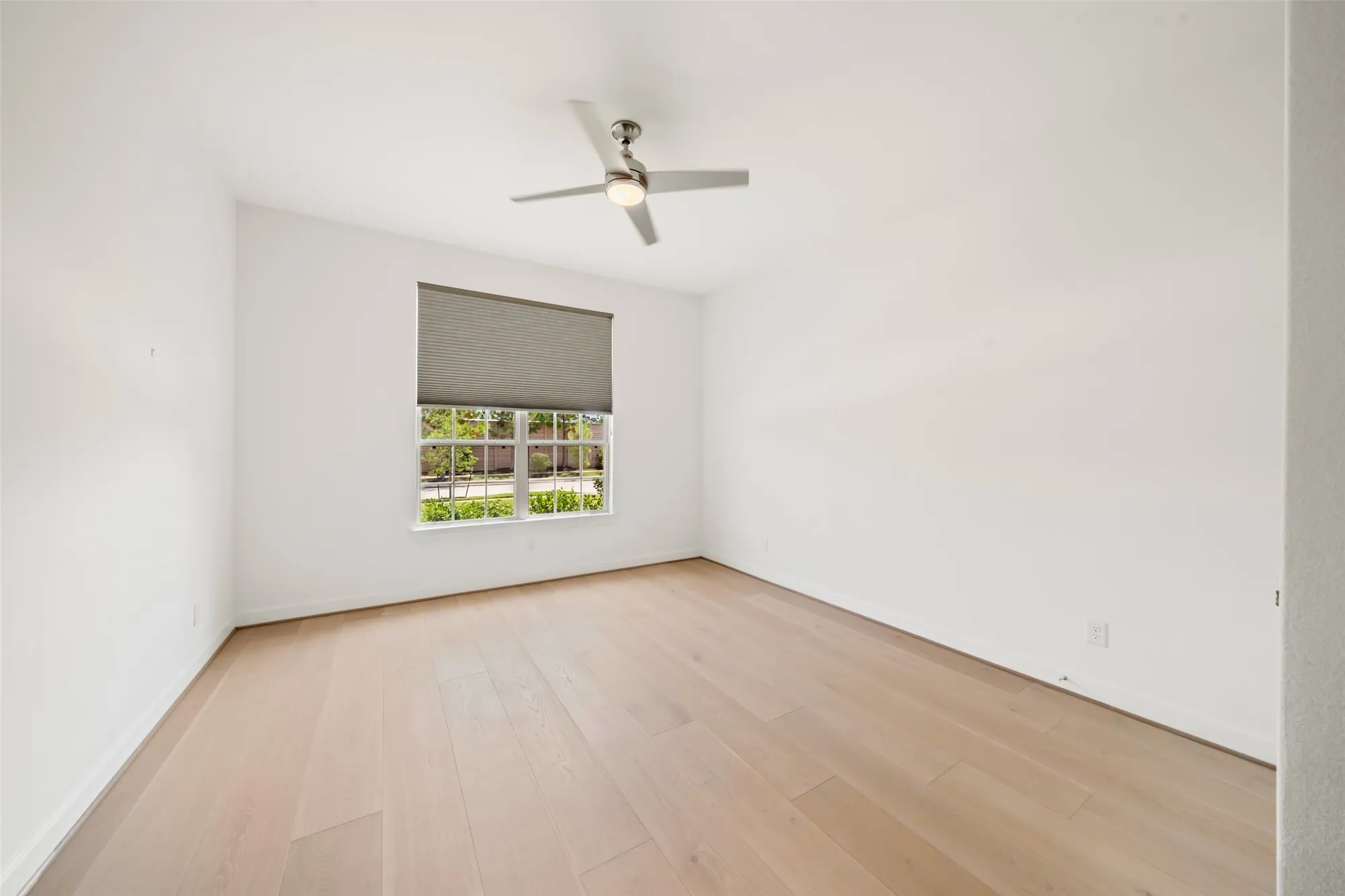 Property Slideshow image 20 of 36 | 413 new forest ln, Spring, TX, 77382