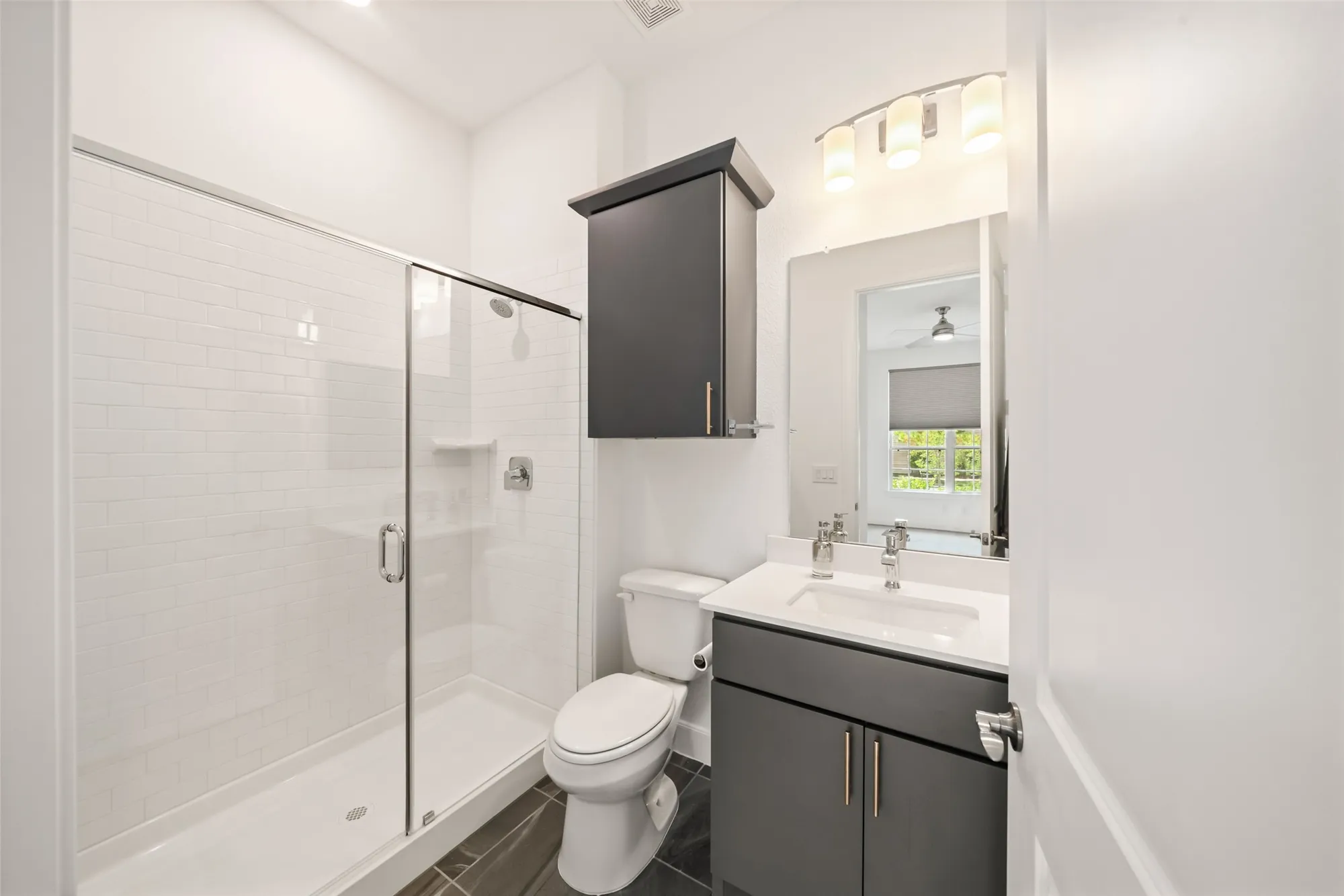 Property Slideshow image 21 of 36 | 413 new forest ln, Spring, TX, 77382