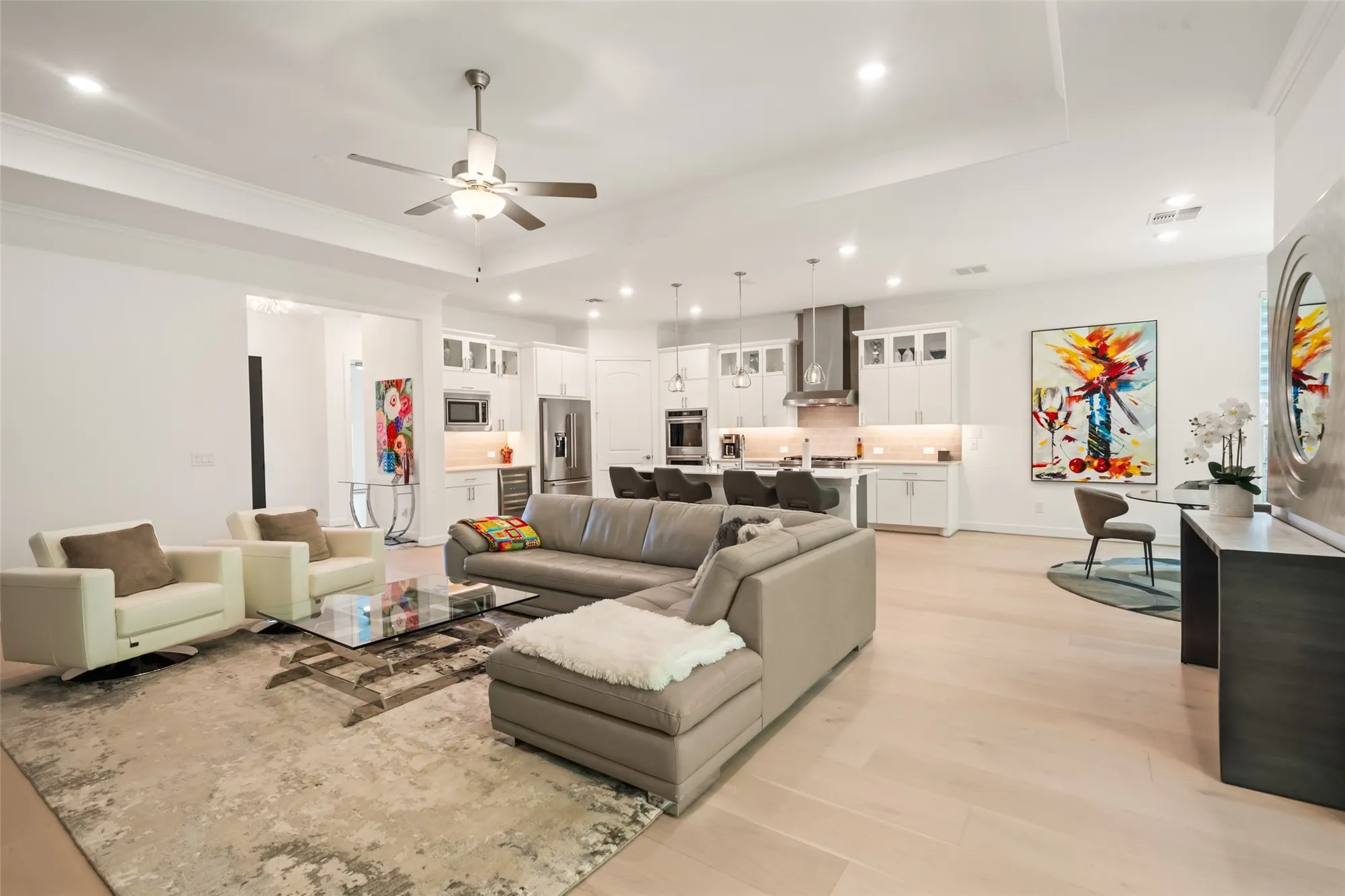 Property Slideshow image 9 of 36 | 413 new forest ln, Spring, TX, 77382