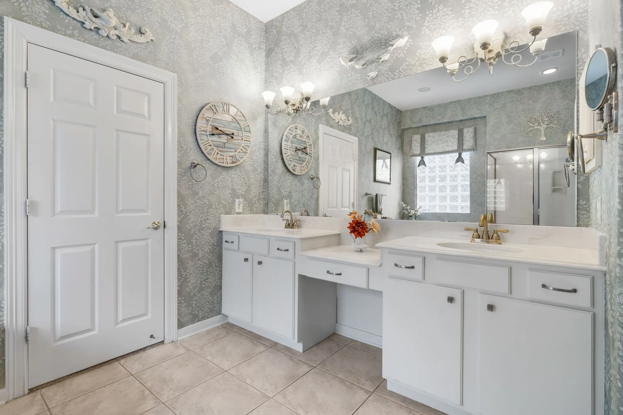 Property Slideshow image 17 of 36 | 30 w windsor hills cir, Conroe, TX, 77384