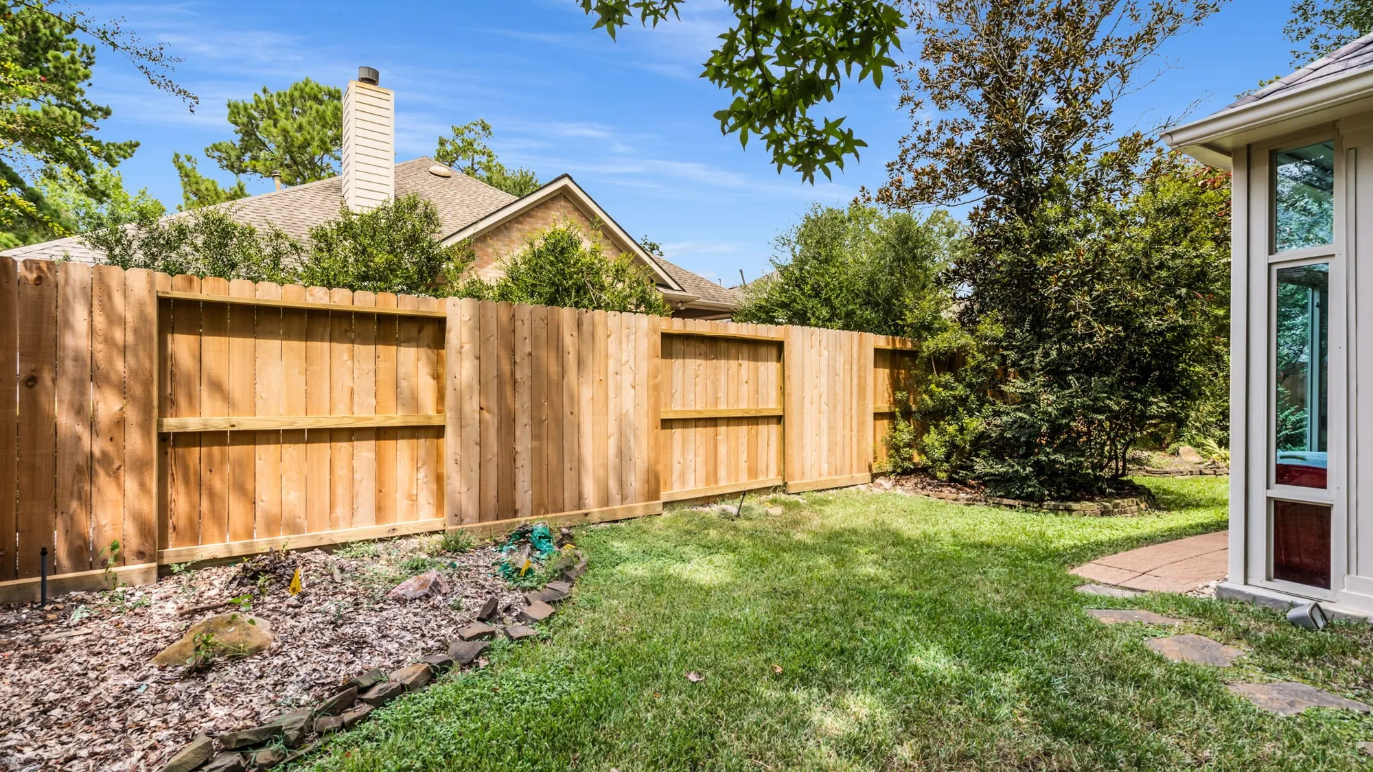 Property Slideshow image 29 of 36 | 30 w windsor hills cir, Conroe, TX, 77384