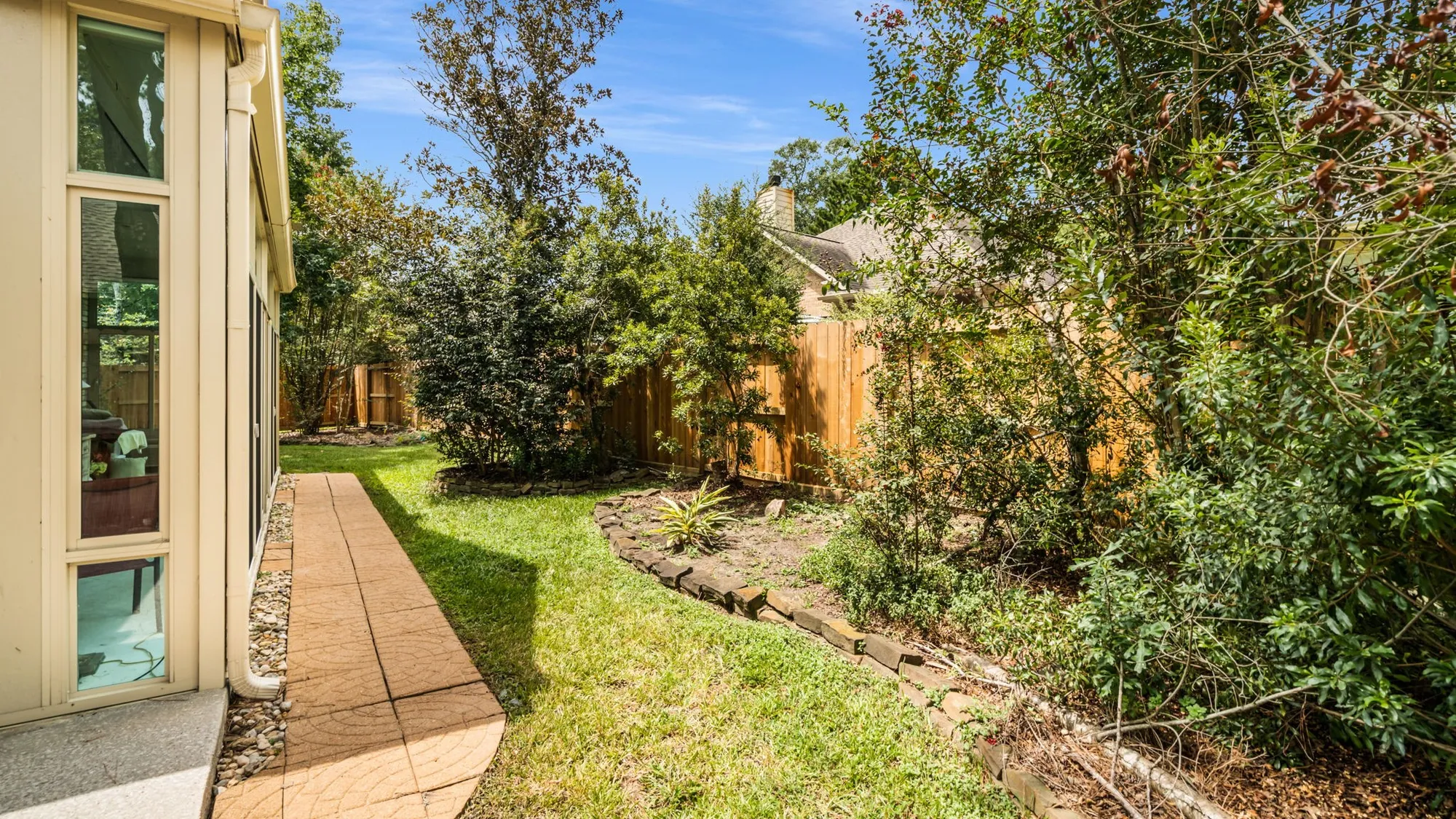 Property Slideshow image 30 of 36 | 30 w windsor hills cir, Conroe, TX, 77384