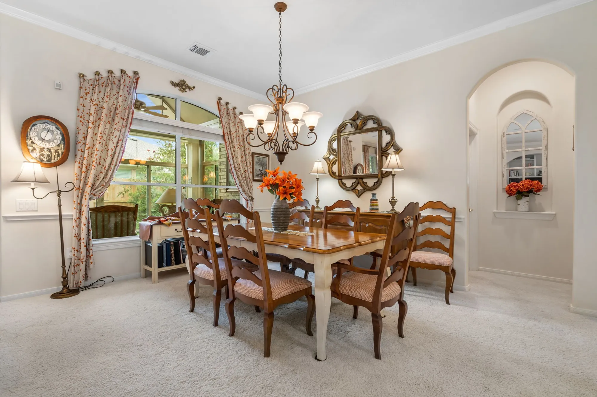 Property Slideshow image 8 of 36 | 30 w windsor hills cir, Conroe, TX, 77384