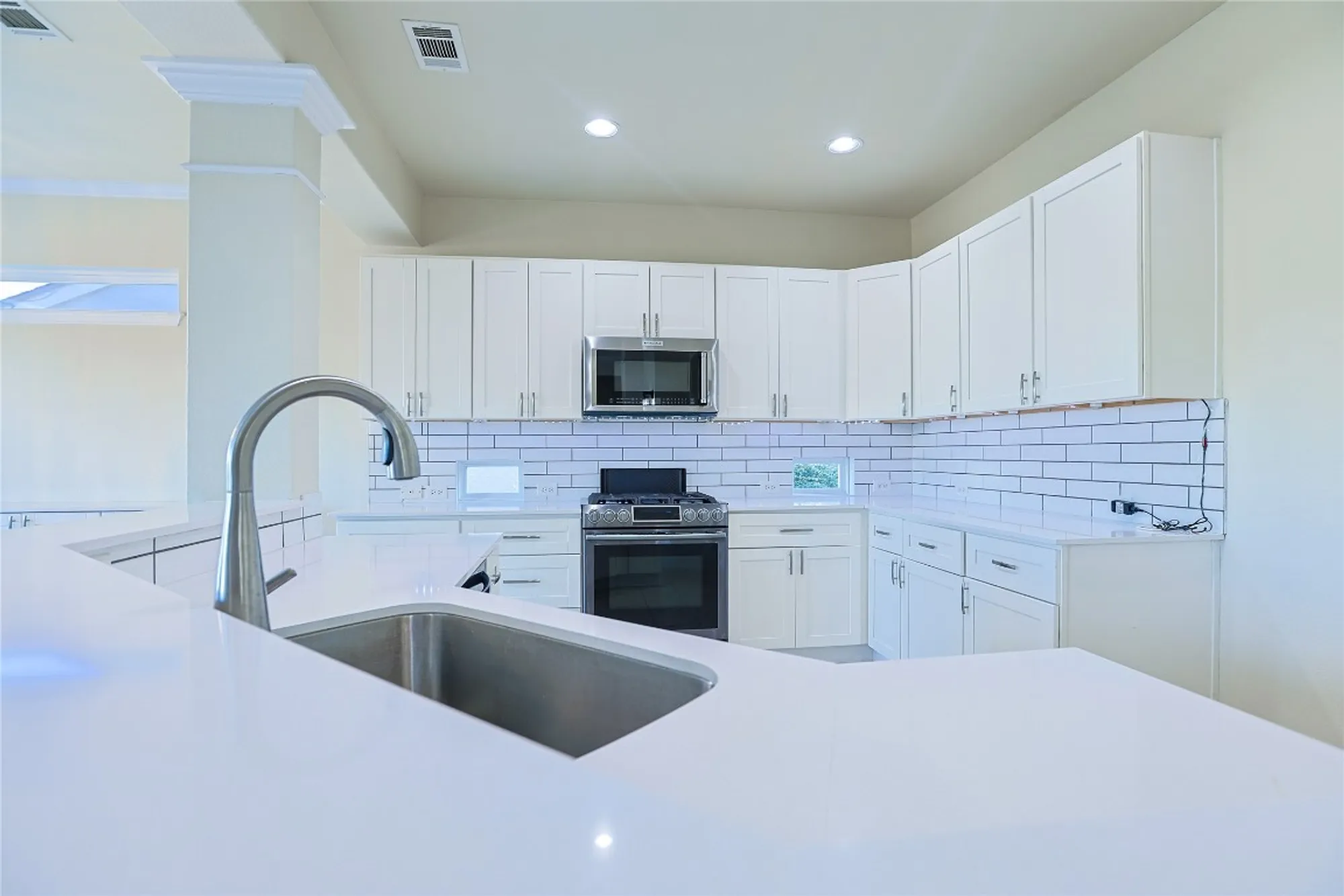 Property Slideshow image 11 of 38 | 306 cobalt cv, Georgetown, TX, 78633