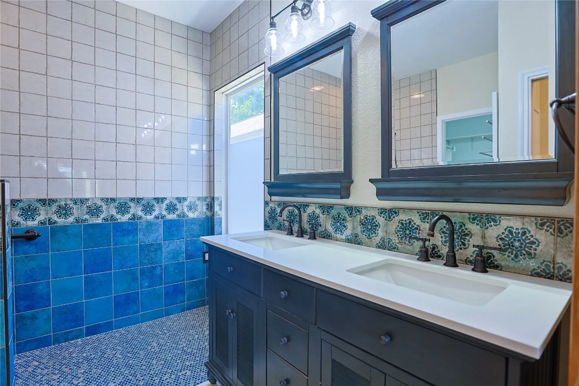 Property Slideshow image 13 of 38 | 306 cobalt cv, Georgetown, TX, 78633