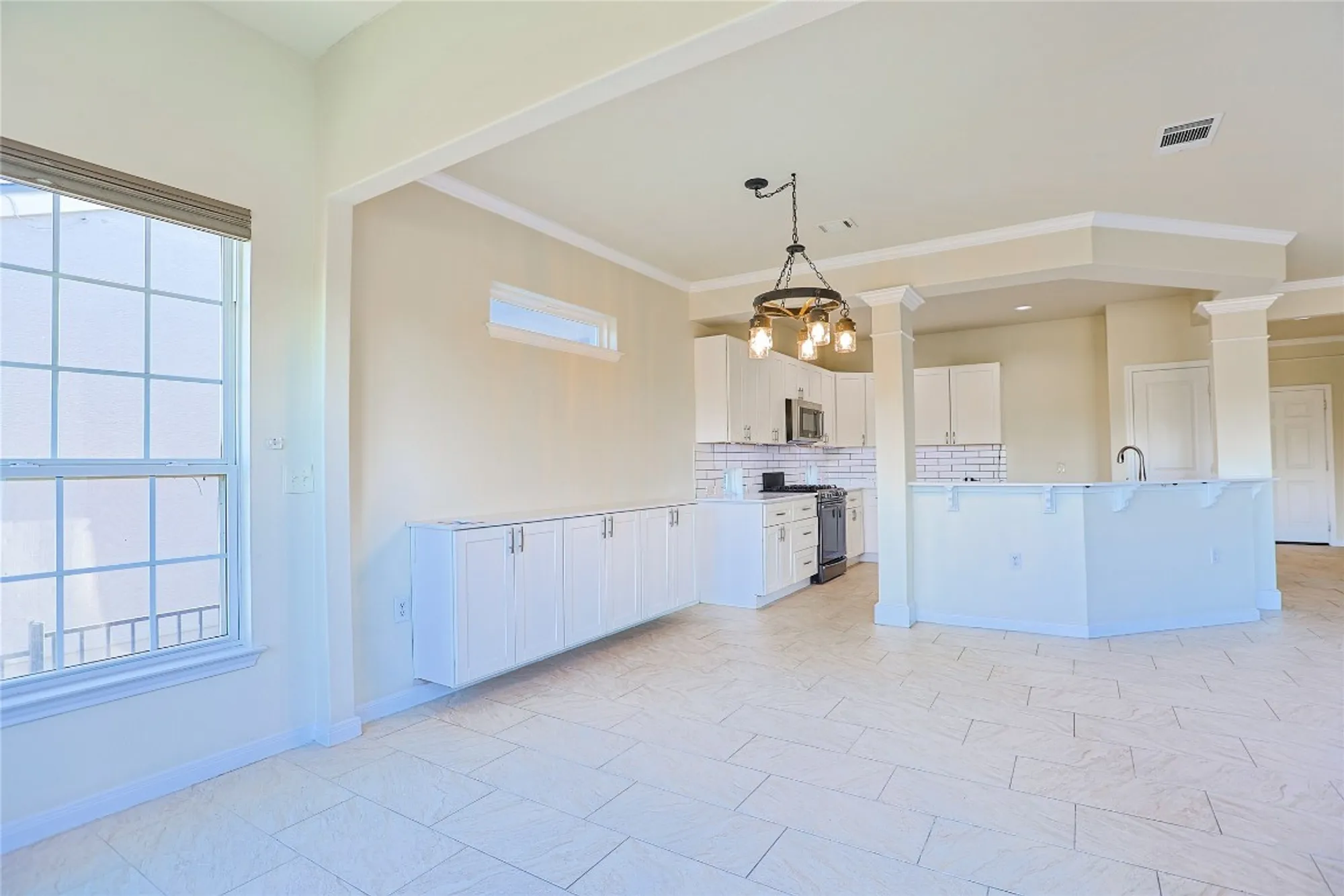 Property Slideshow image 6 of 38 | 306 cobalt cv, Georgetown, TX, 78633