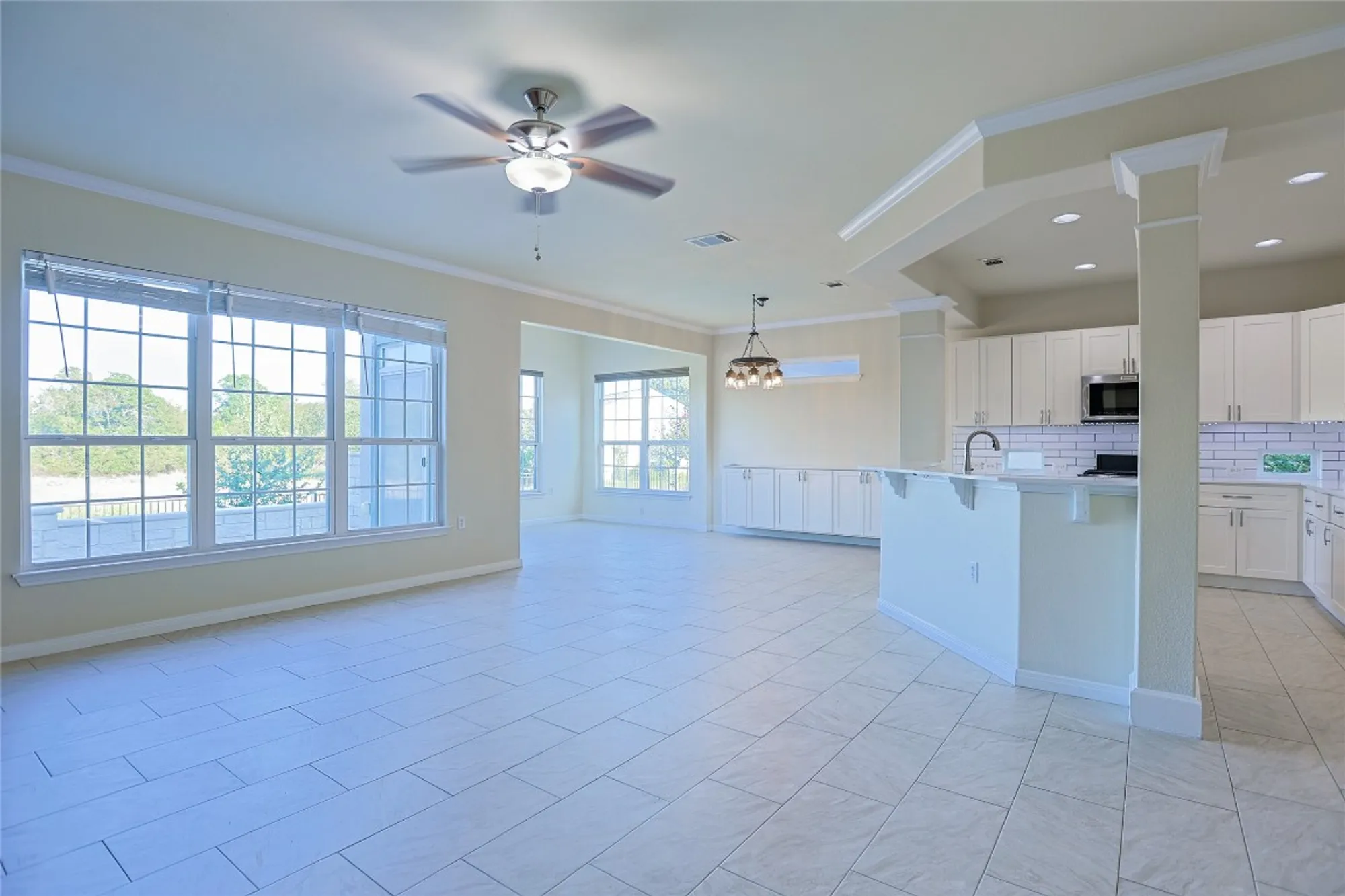 Property Slideshow image 7 of 38 | 306 cobalt cv, Georgetown, TX, 78633