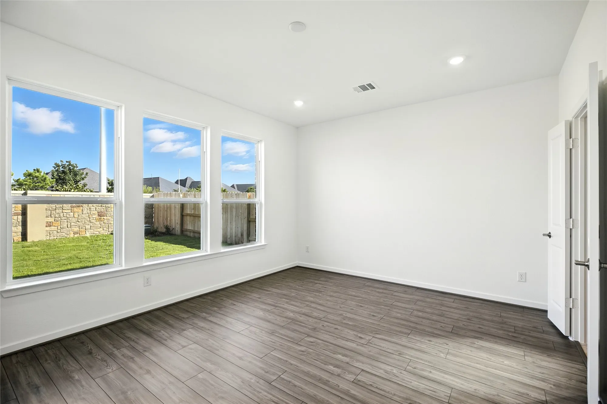 Property Slideshow image 11 of 30 | 4506 rustic grove ln, Fulshear, TX, 77441