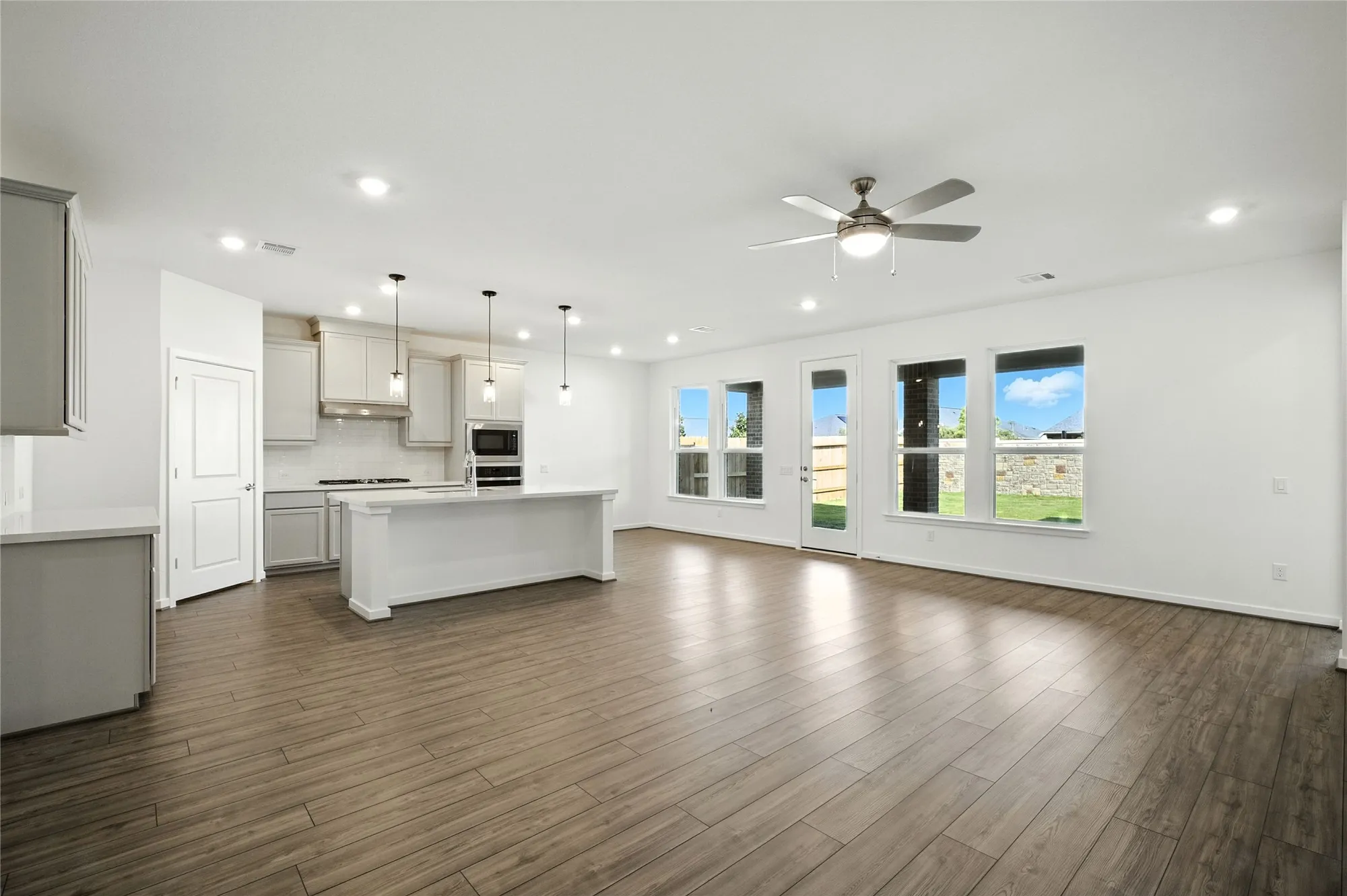 Property Slideshow image 5 of 30 | 4506 rustic grove ln, Fulshear, TX, 77441