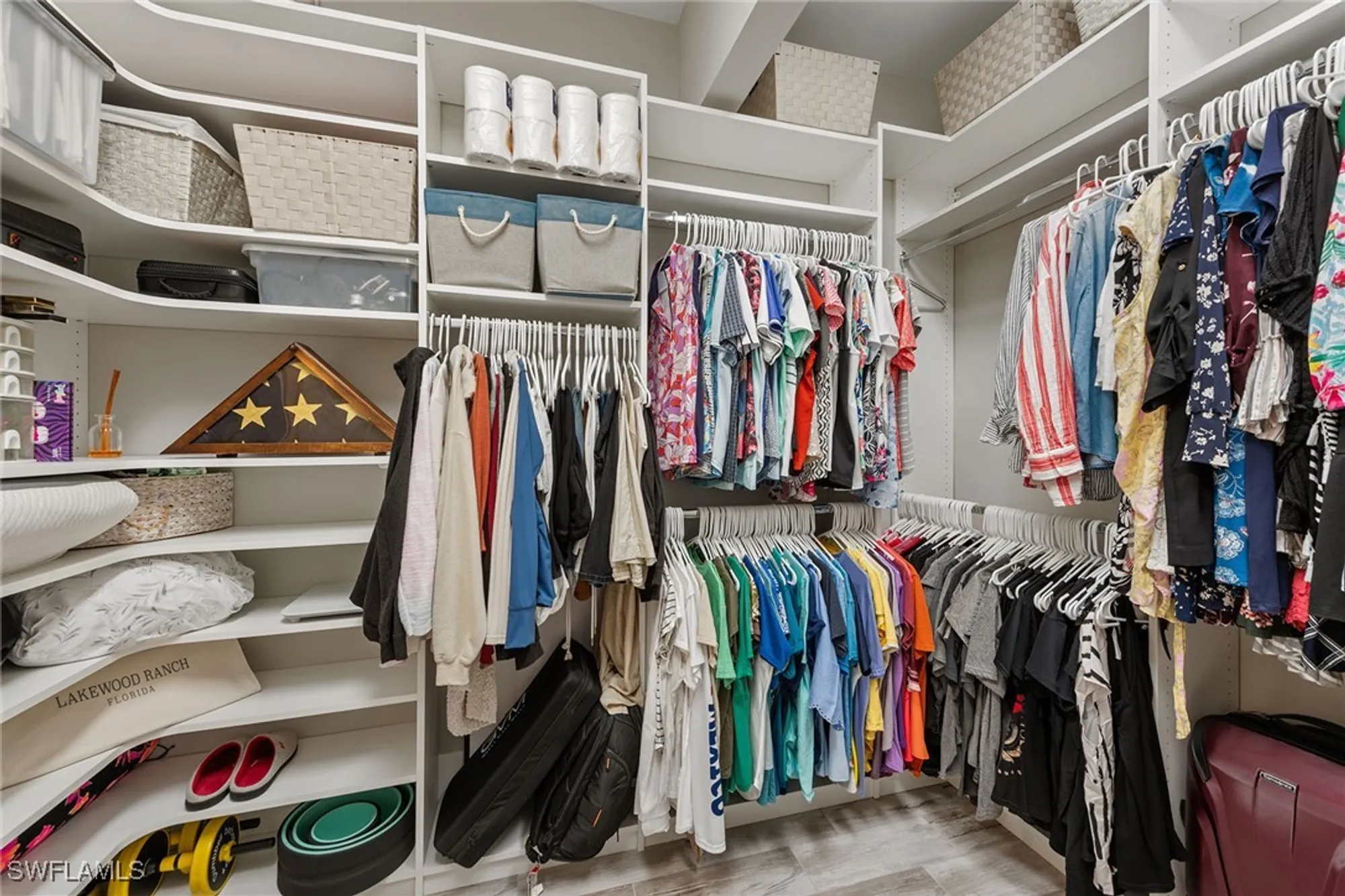 Property Slideshow image 14 of 50 | 2768 amaranda ct, Naples, FL, 34114